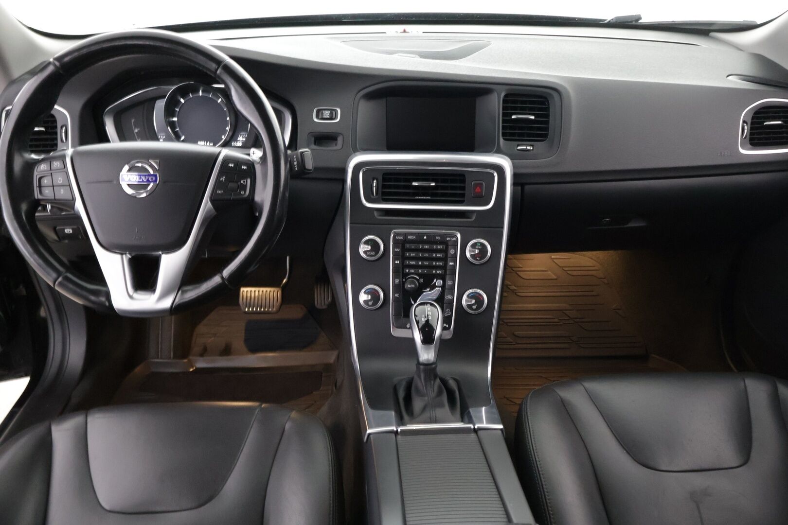 Volvo S60 Cross Country 2017 D4 AWD Business Summum aut - Nahkasisusta | Navi | Webasto | Tutkat | Metalliväri | Sähkösäätöinen istuin muistilla | Ratinlämmitin | Premium Audio | Jakopää tehty