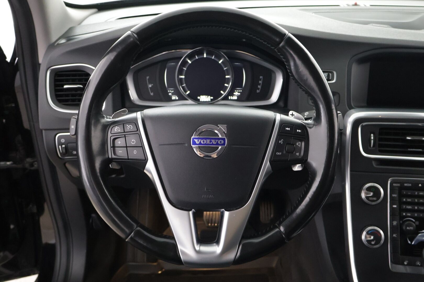 Volvo S60 Cross Country 2017 D4 AWD Business Summum aut - Nahkasisusta | Navi | Webasto | Tutkat | Metalliväri | Sähkösäätöinen istuin muistilla | Ratinlämmitin | Premium Audio | Jakopää tehty
