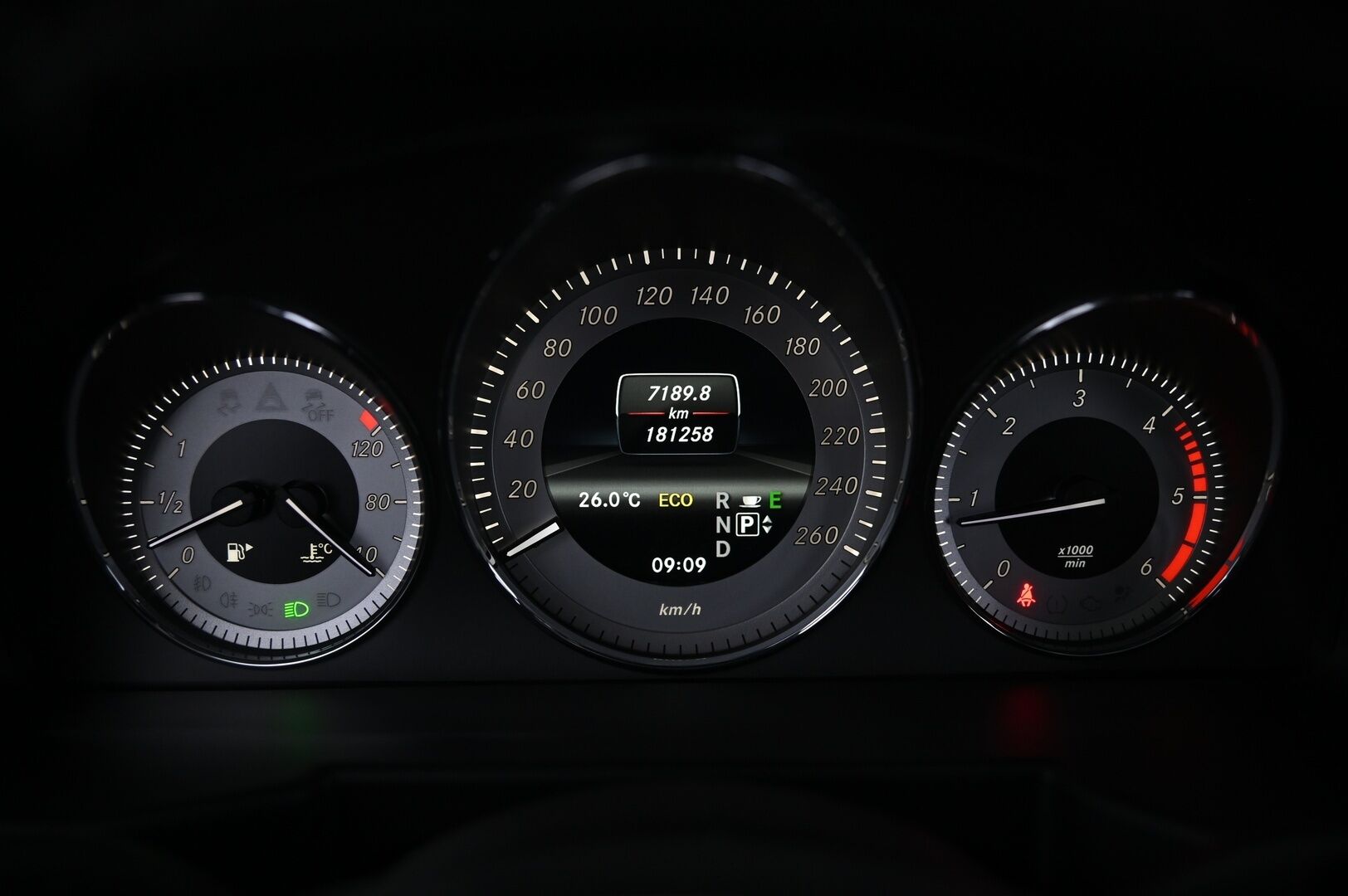 Mercedes-Benz GLK 2013 220 CDI BE 4Matic AMG-Styling - Navi | Panorama | Vetokoukku | ILS | IHC | Vakkari | 2x renkaat