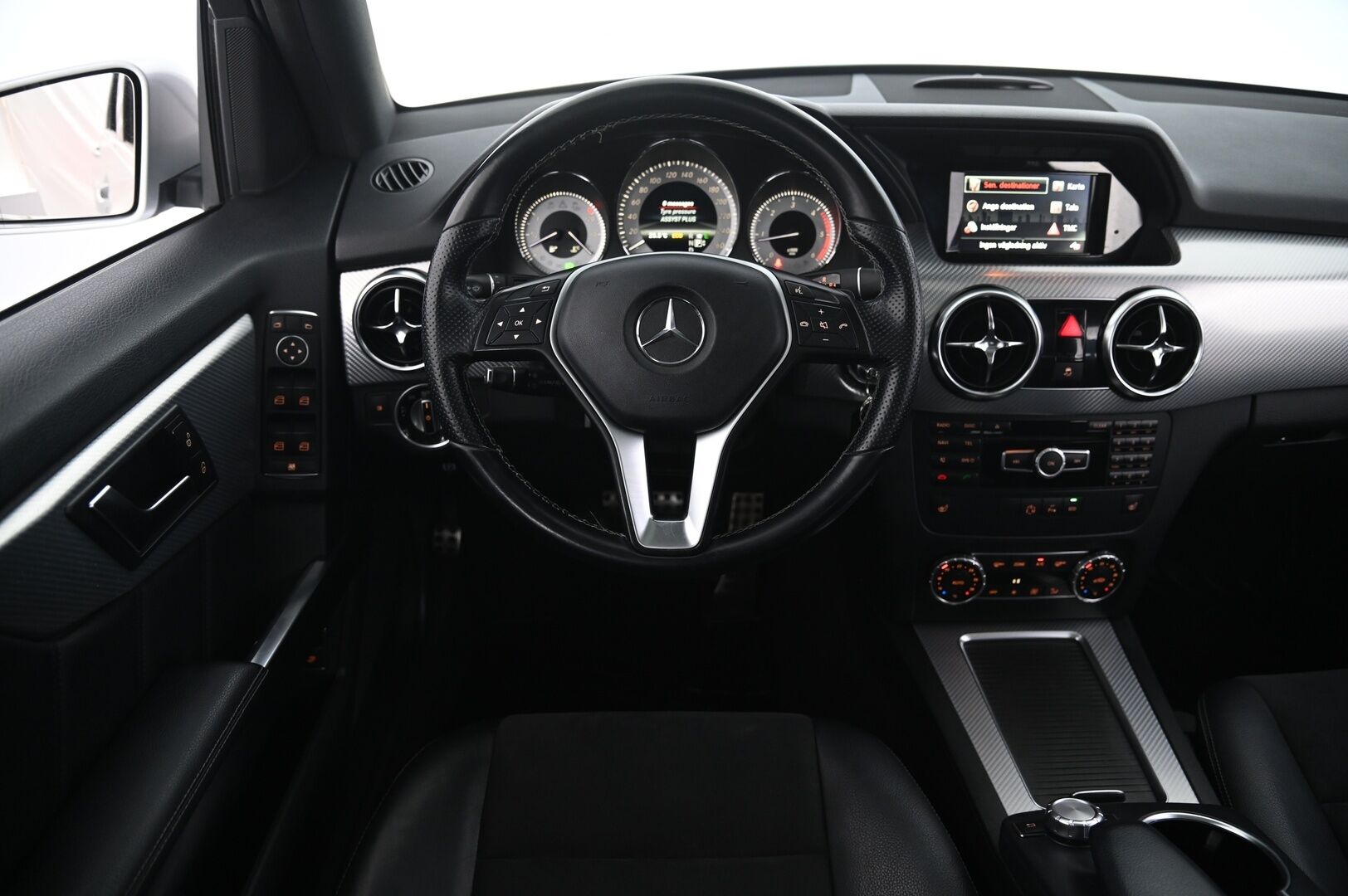 Mercedes-Benz GLK 2013 220 CDI BE 4Matic AMG-Styling - Navi | Panorama | Vetokoukku | ILS | IHC | Vakkari | 2x renkaat