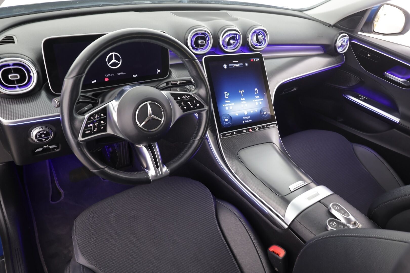 Mercedes-Benz C 2022 200 4MATIC A Business * Vakkari / P.Kamera / LED / Puolinahat / Digimittaristo / Ratinlämmitin / Facelift * - 1.Om Suomi-auto / Kahdet renkaat aluvanteilla