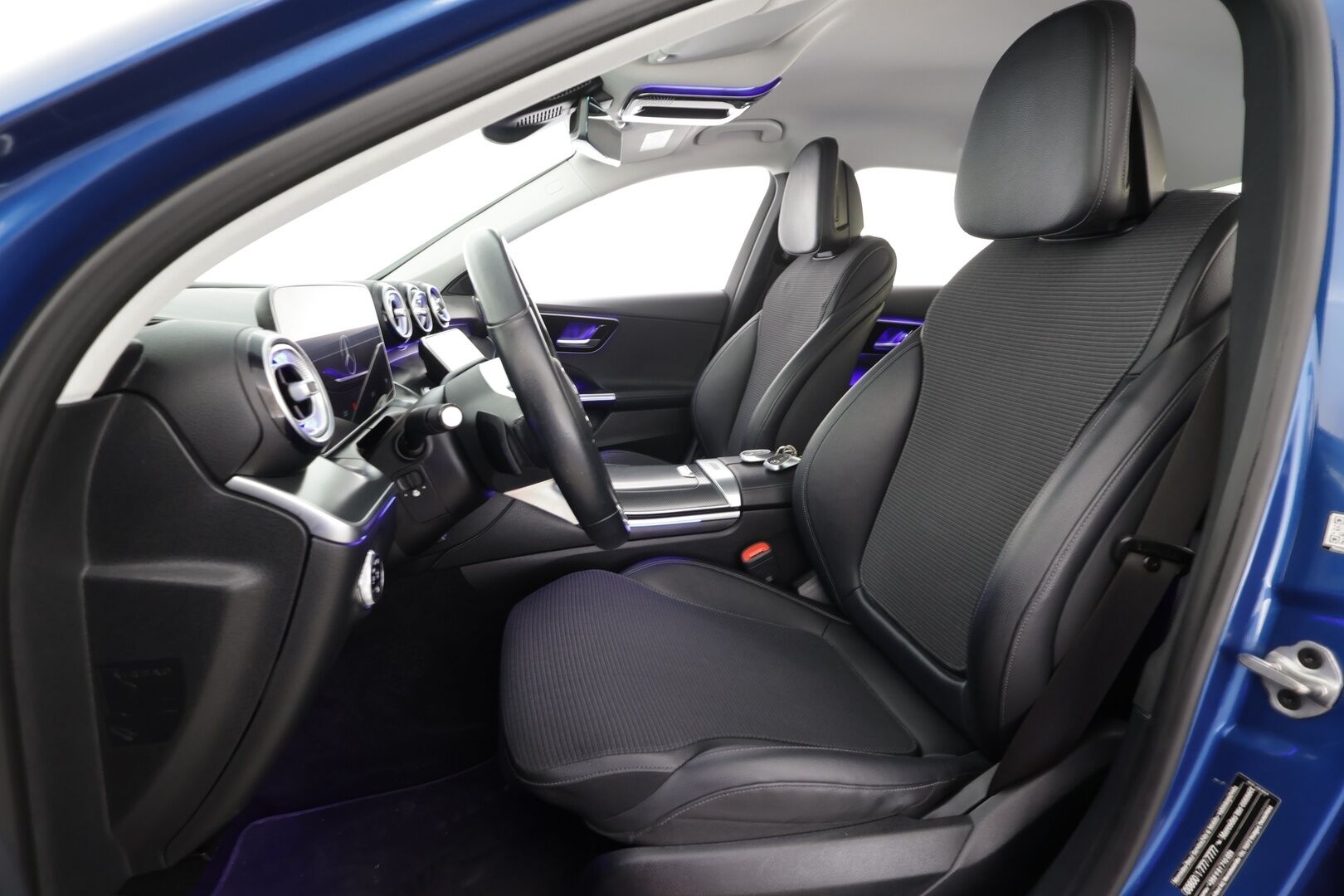 Mercedes-Benz C 2022 200 4MATIC A Business * Vakkari / P.Kamera / LED / Puolinahat / Digimittaristo / Ratinlämmitin / Facelift * - 1.Om Suomi-auto / Kahdet renkaat aluvanteilla