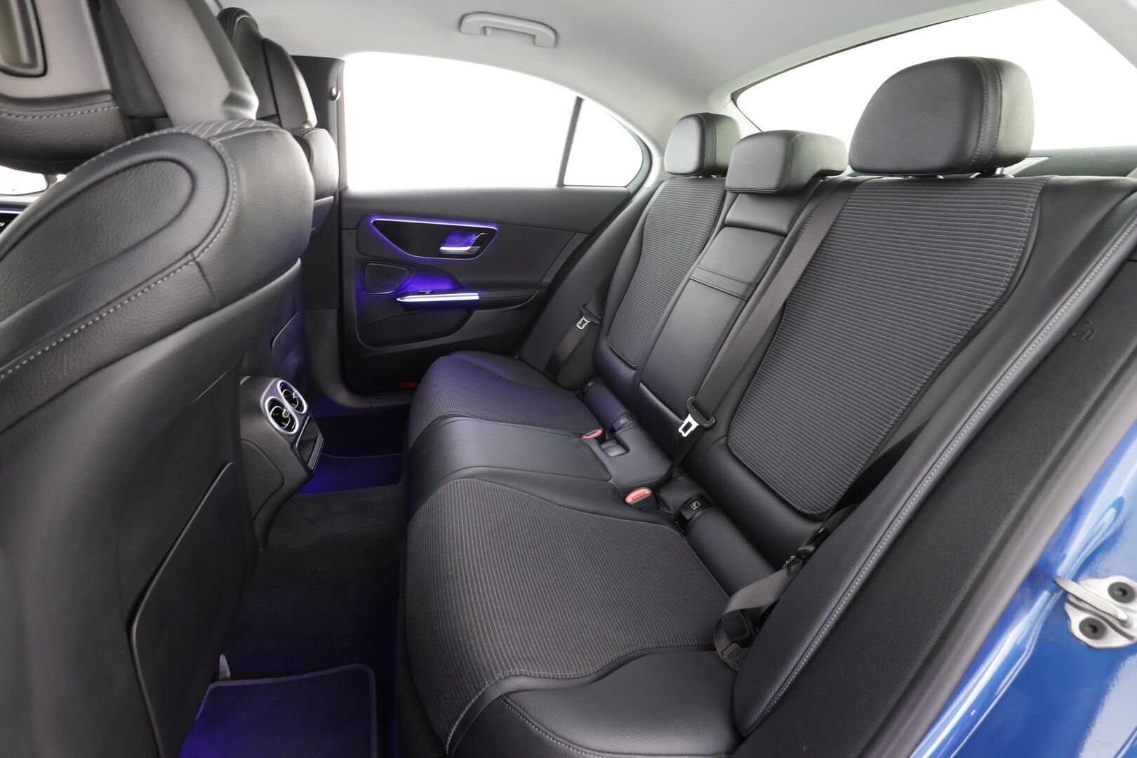 Mercedes-Benz C 2022 200 4MATIC A Business * Vakkari / P.Kamera / LED / Puolinahat / Digimittaristo / Ratinlämmitin / Facelift * - 1.Om Suomi-auto / Kahdet renkaat aluvanteilla