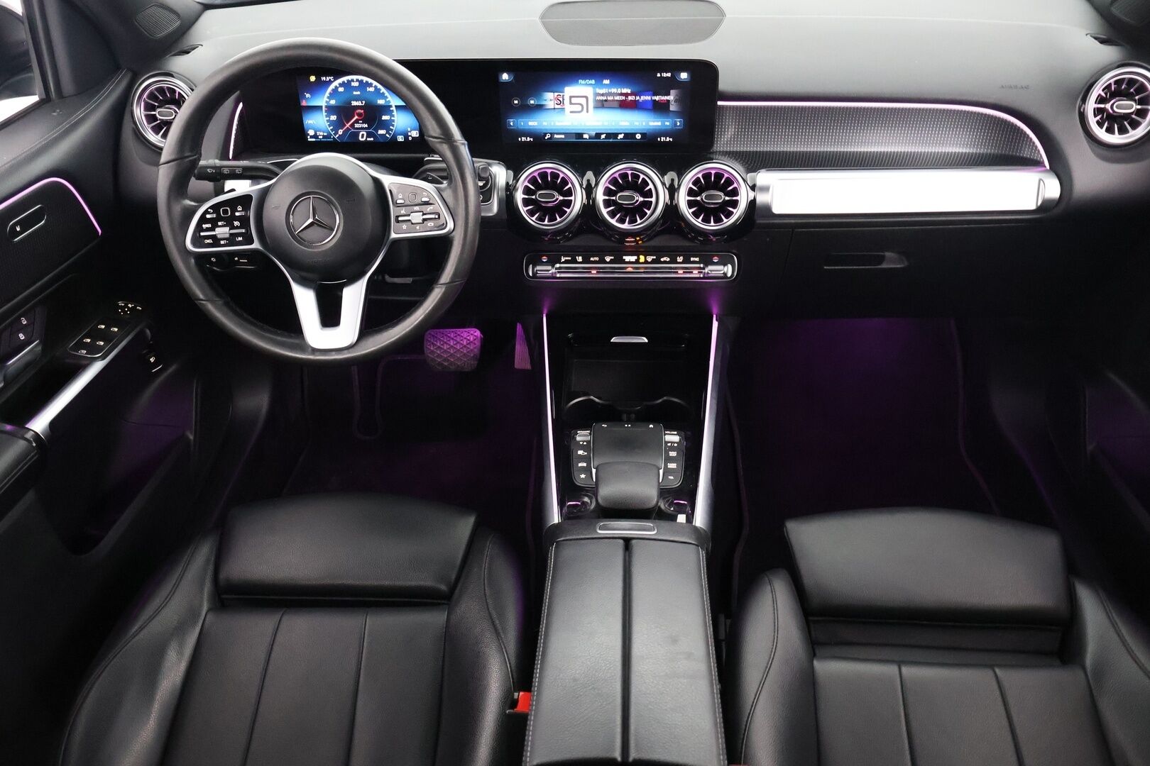 Mercedes-Benz GLB 2021 200 d 4MATIC A Business - 7p | Nahkasisusta | P-kamera | LED High Perf. | Ambient | Digimittaristo | Night paketti
