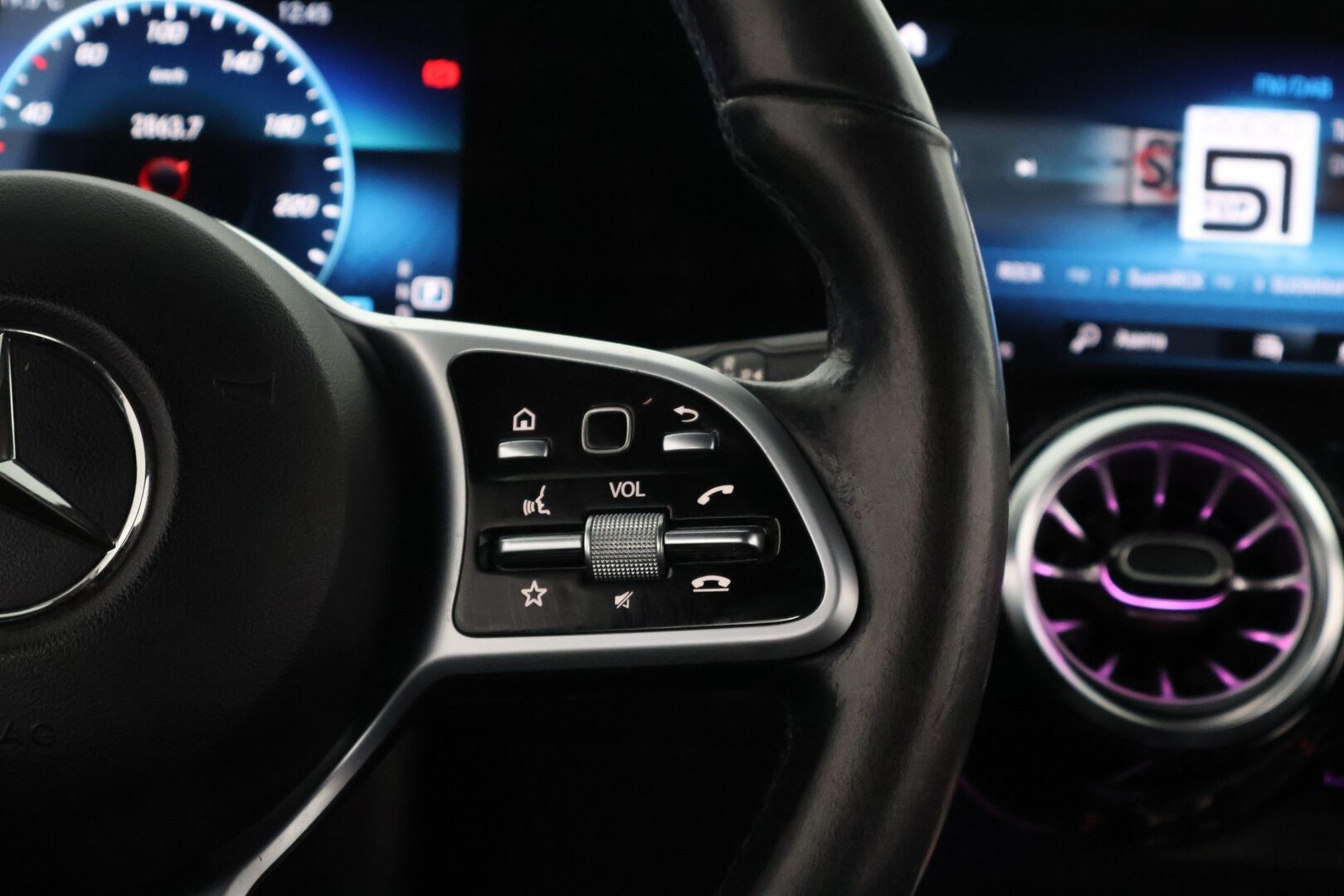 Mercedes-Benz GLB 2021 200 d 4MATIC A Business - 7p | Nahkasisusta | P-kamera | LED High Perf. | Ambient | Digimittaristo | Night paketti