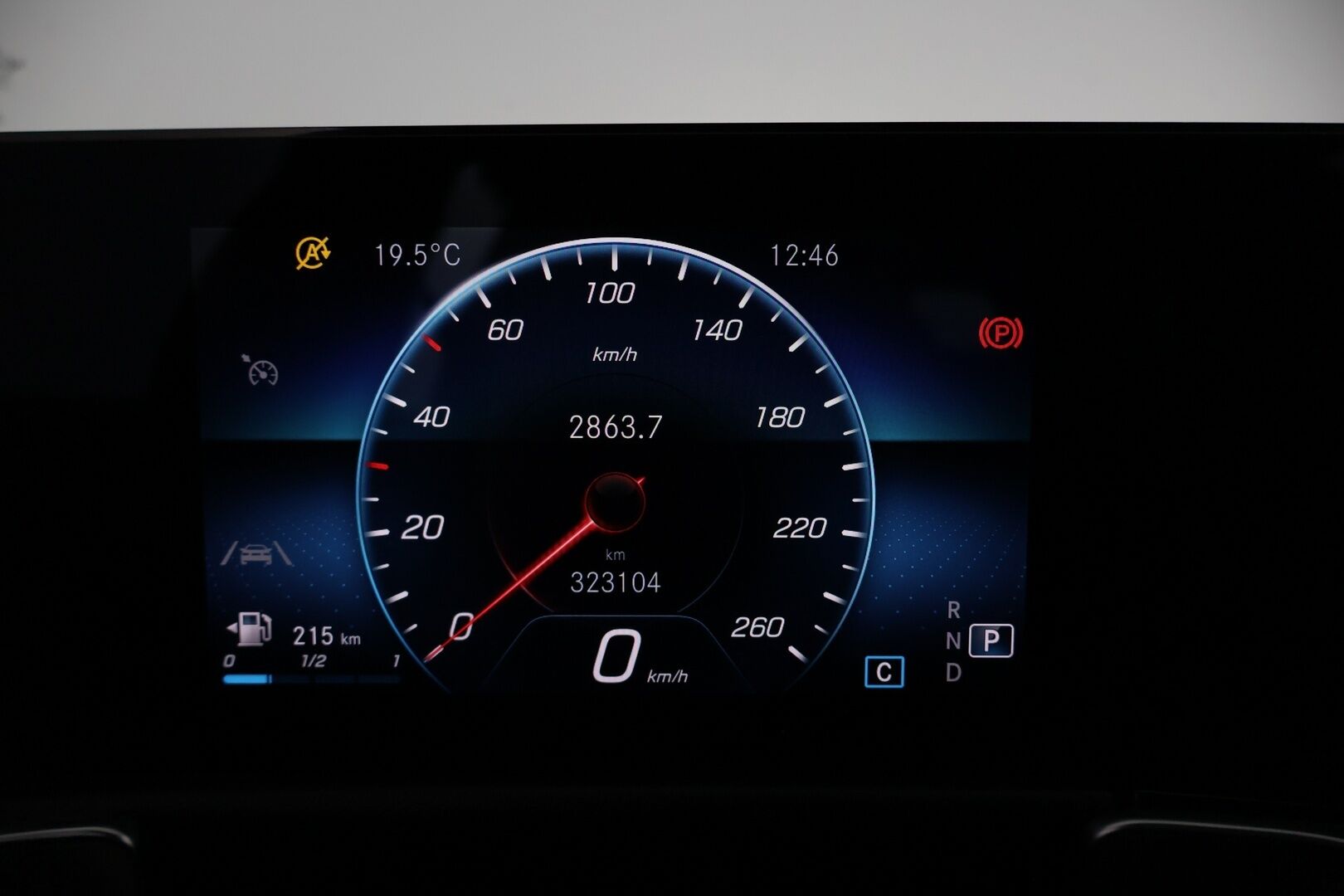 Mercedes-Benz GLB 2021 200 d 4MATIC A Business - 7p | Nahkasisusta | P-kamera | LED High Perf. | Ambient | Digimittaristo | Night paketti