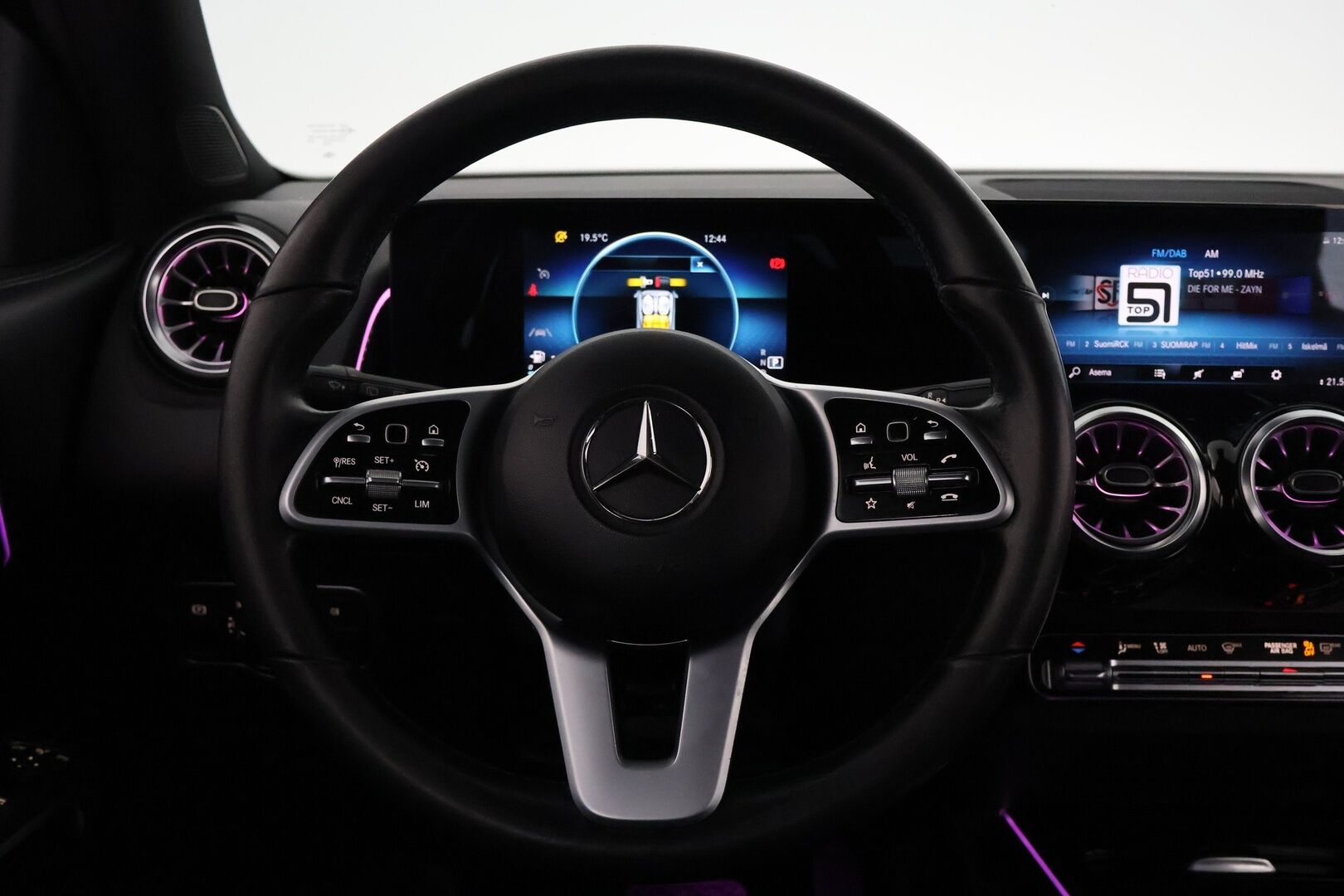 Mercedes-Benz GLB 2021 200 d 4MATIC A Business - 7p | Nahkasisusta | P-kamera | LED High Perf. | Ambient | Digimittaristo | Night paketti