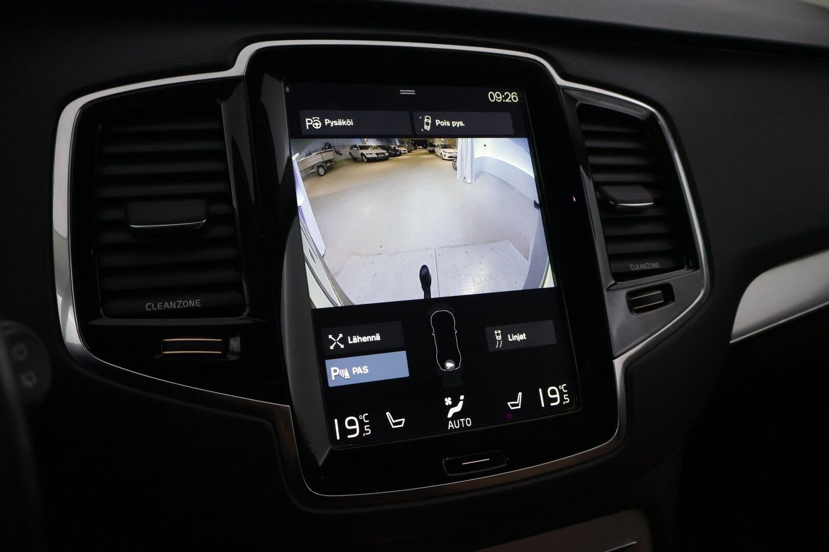 Volvo XC90 2016 T8 Twin Engine AWD Momentum aut - YritysOutlet - Myydään vain yrityksille - Webasto / Panoraama / S.kontti / Koukku / Navi / Nahat