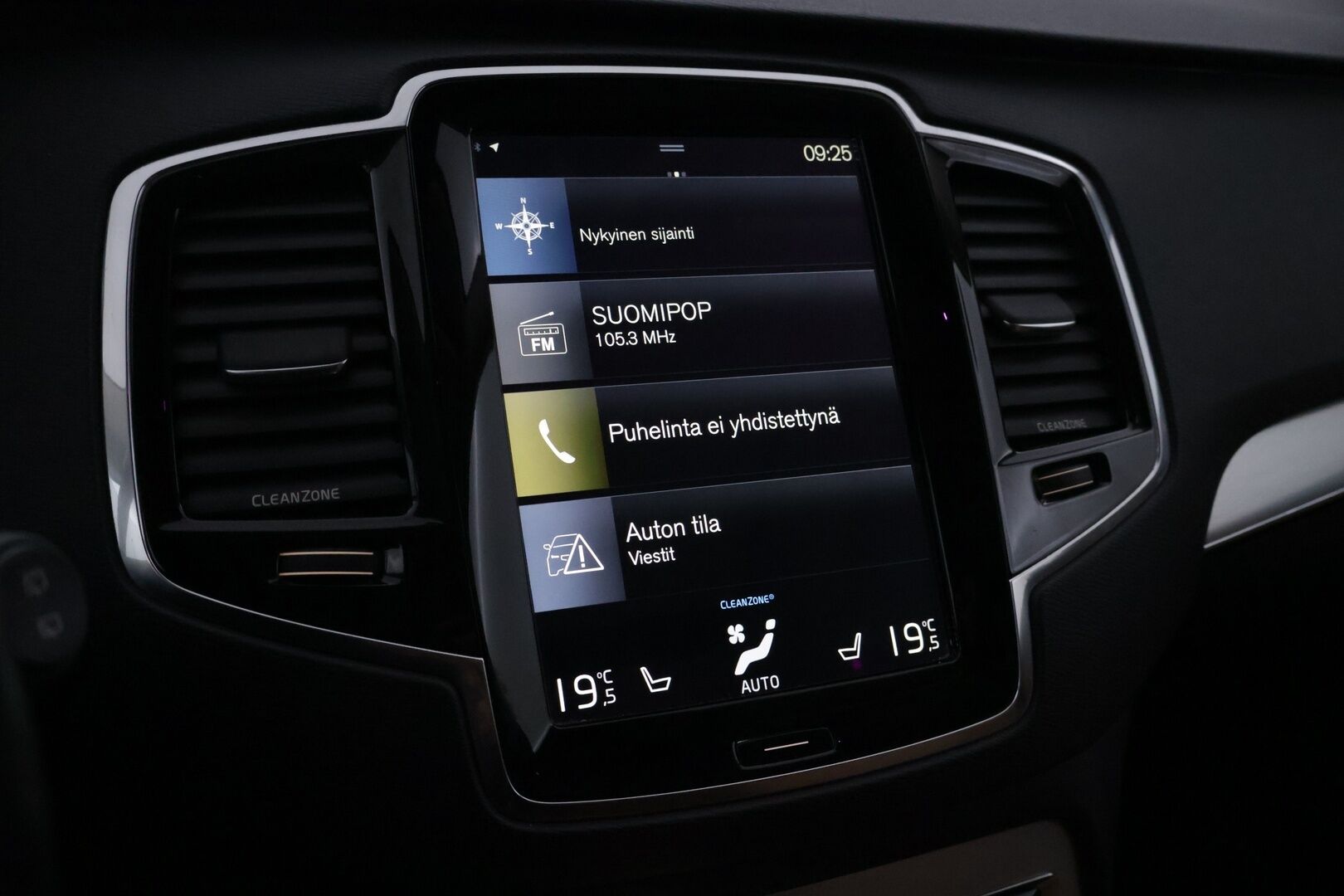 Volvo XC90 2016 T8 Twin Engine AWD Momentum aut - YritysOutlet - Myydään vain yrityksille - Webasto / Panoraama / S.kontti / Koukku / Navi / Nahat