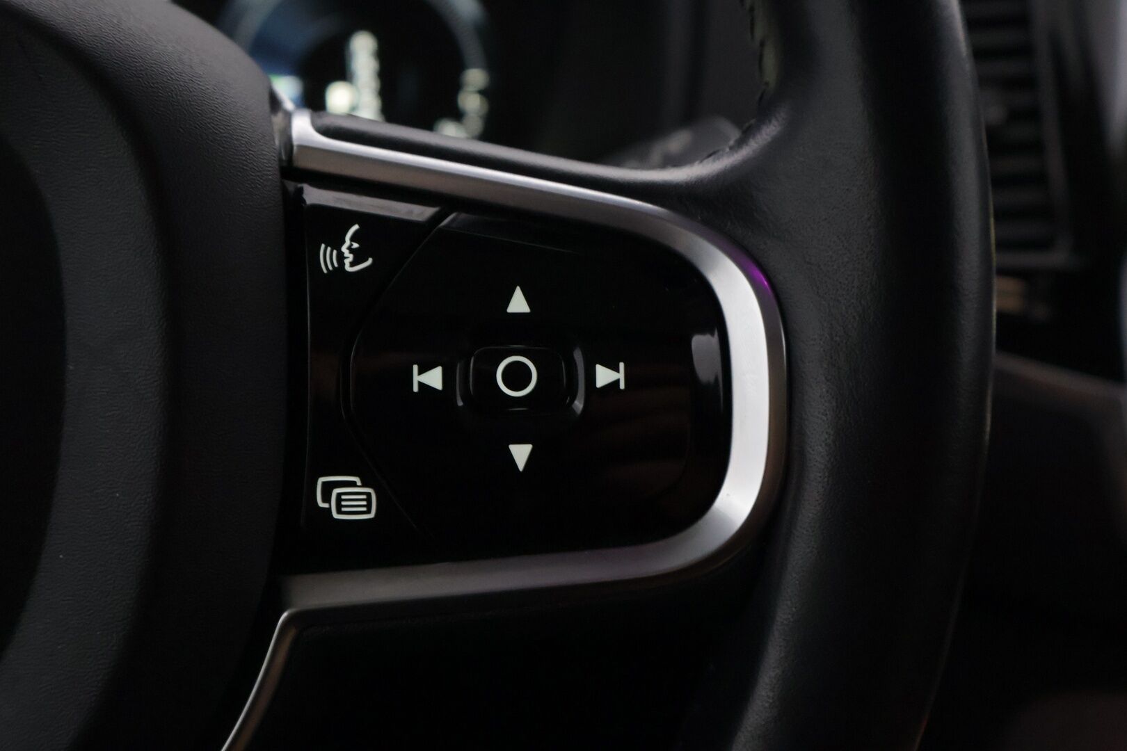 Volvo XC90 2016 T8 Twin Engine AWD Momentum aut - YritysOutlet - Myydään vain yrityksille - Webasto / Panoraama / S.kontti / Koukku / Navi / Nahat