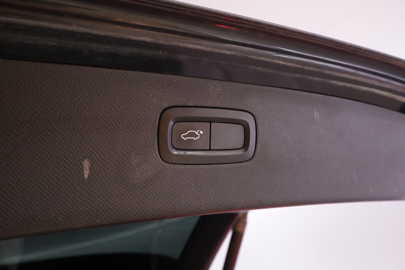 Volvo XC90 2016 T8 Twin Engine AWD Momentum aut - YritysOutlet - Myydään vain yrityksille - Webasto / Panoraama / S.kontti / Koukku / Navi / Nahat