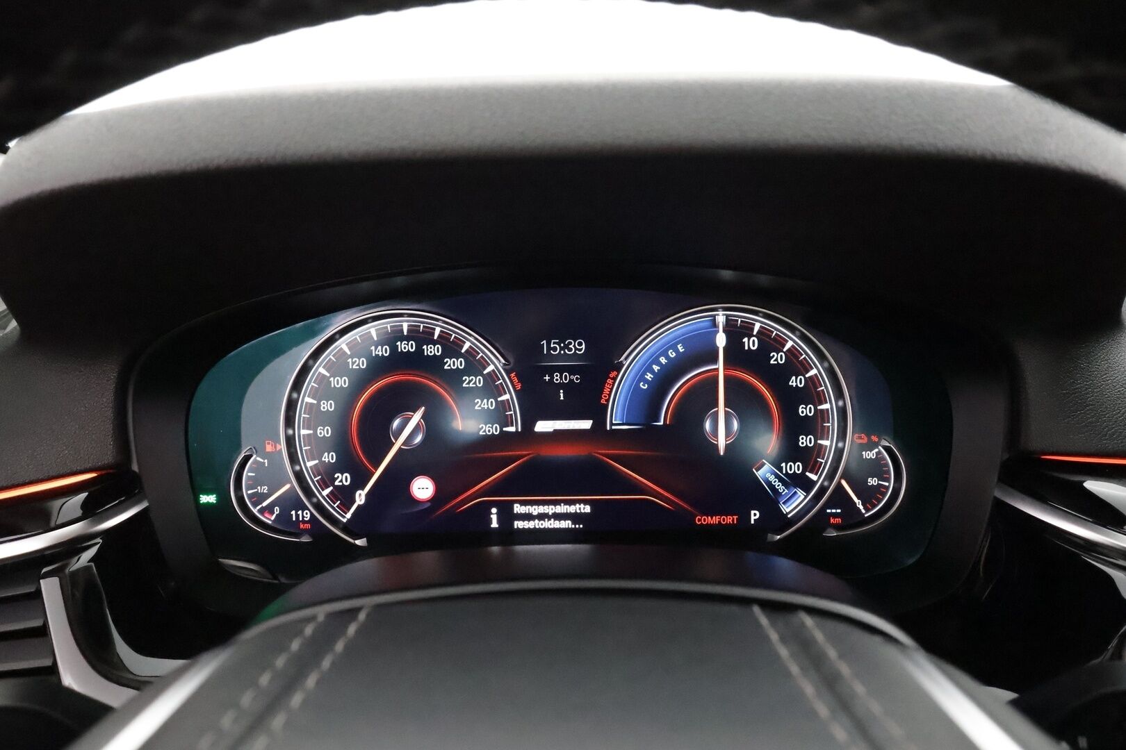 BMW 530 2018 G30 Sedan 530e A iPerformance * Vakkari / HUD / H&K / 360° / Ruskeat sporttinahat / Adapt.LED / Digimittaristo / Navi * - Kahdet renkaat aluvanteilla - HULLUT AVAJAISHULINAT KORKOTARJOUS 3,29 %