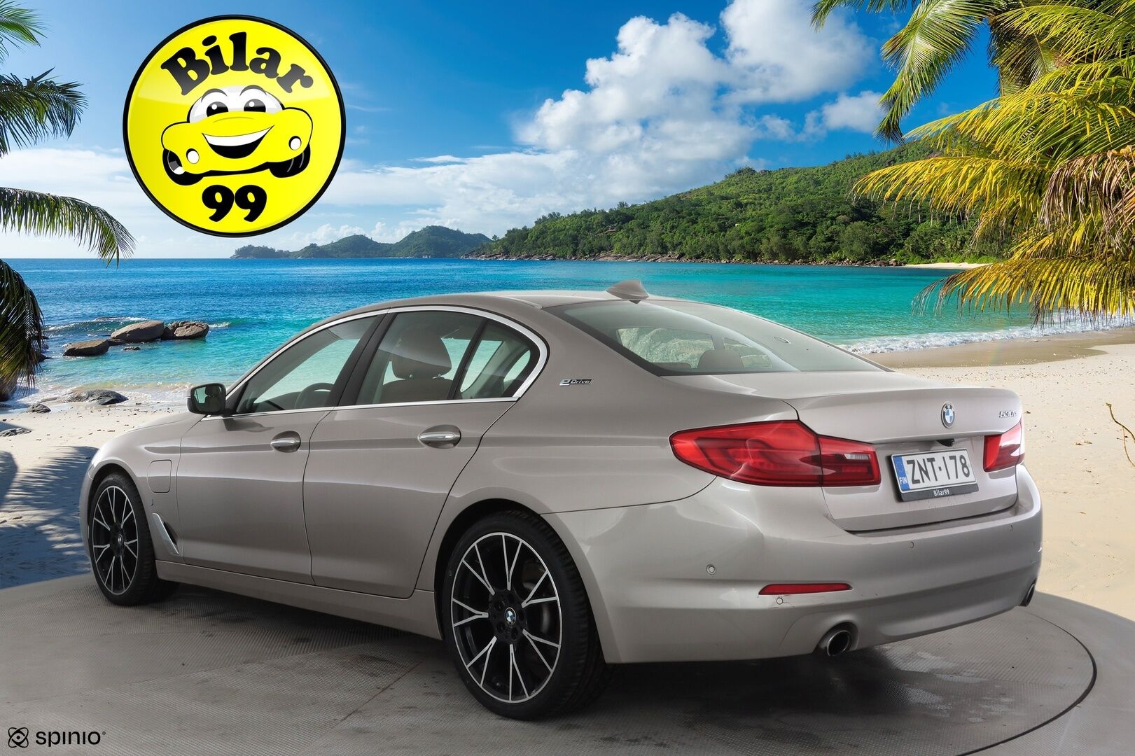 BMW 530 2018 G30 Sedan 530e A iPerformance * Vakkari / HUD / H&K / 360° / Ruskeat sporttinahat / Adapt.LED / Digimittaristo / Navi * - Kahdet renkaat aluvanteilla - HULLUT AVAJAISHULINAT KORKOTARJOUS 3,29 %