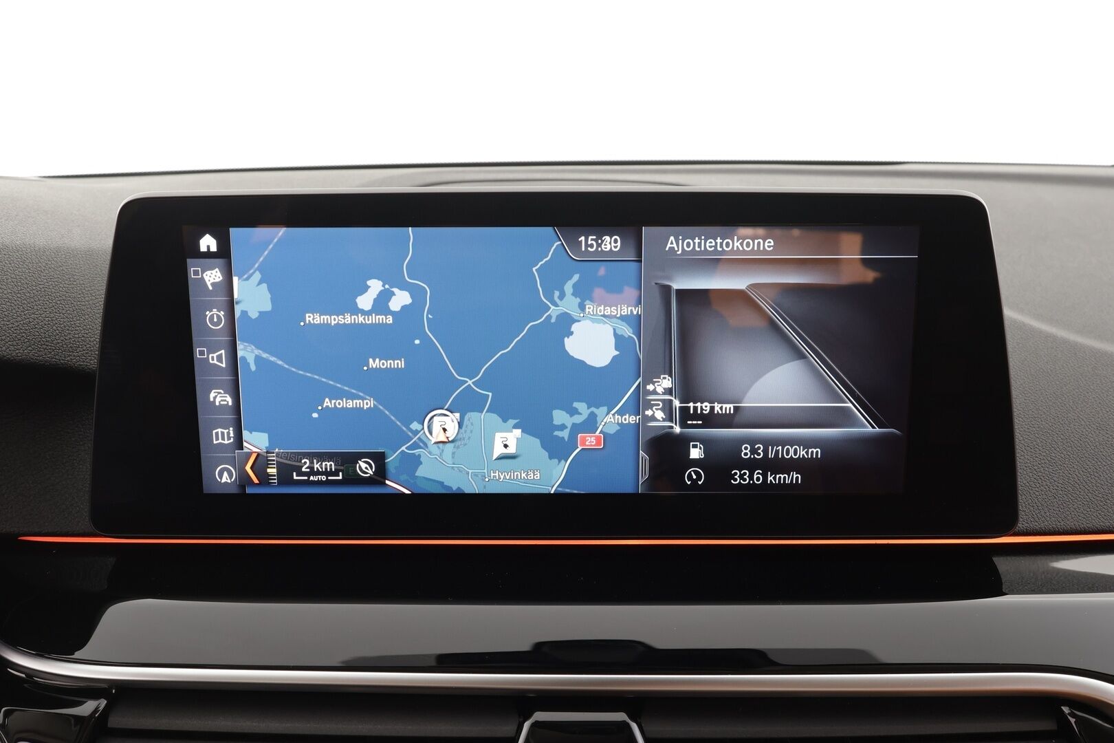 BMW 530 2018 G30 Sedan 530e A iPerformance * Vakkari / HUD / H&K / 360° / Ruskeat sporttinahat / Adapt.LED / Digimittaristo / Navi * - Kahdet renkaat aluvanteilla - HULLUT AVAJAISHULINAT KORKOTARJOUS 3,29 %