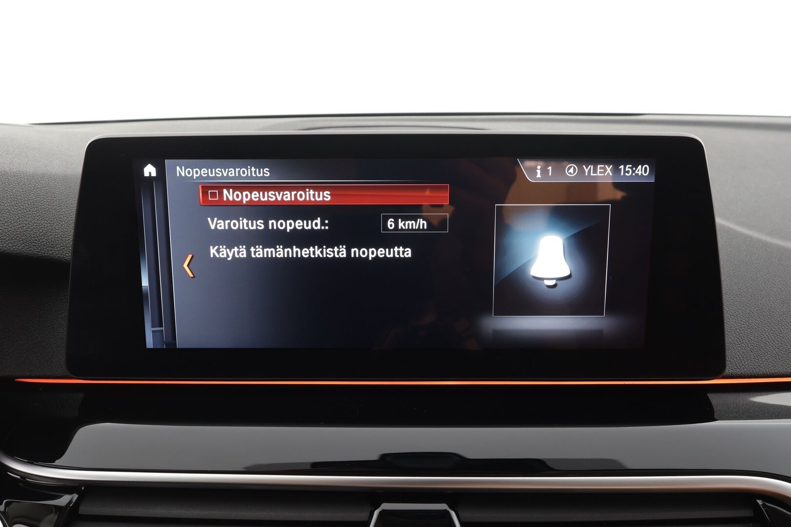 BMW 530 2018 G30 Sedan 530e A iPerformance * Vakkari / HUD / H&K / 360° / Ruskeat sporttinahat / Adapt.LED / Digimittaristo / Navi * - Kahdet renkaat aluvanteilla - HULLUT AVAJAISHULINAT KORKOTARJOUS 3,29 %