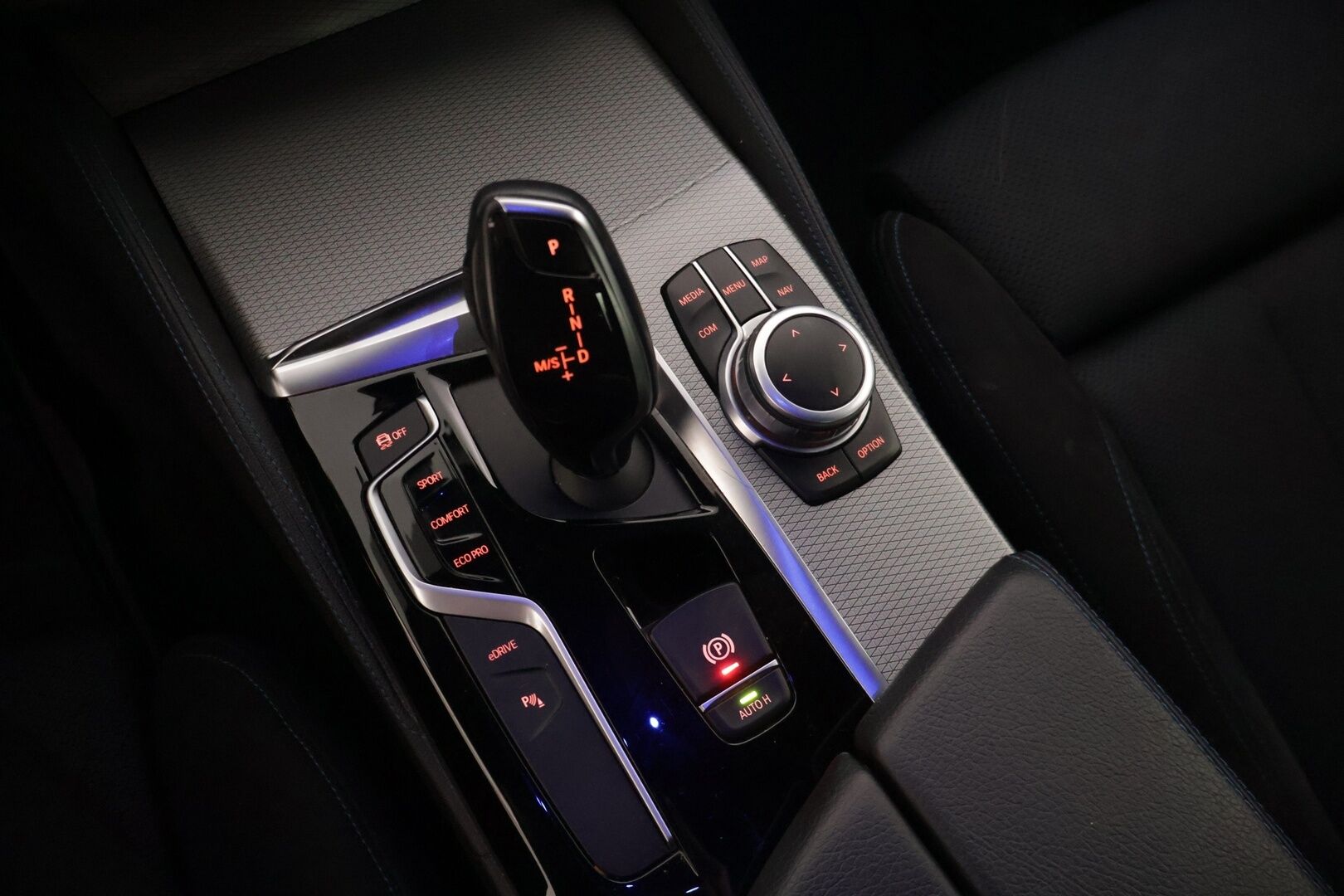 BMW 530 2019 G30 530e A Charged Edition M Sport * ACC / Digimittaristo / Proffa Navi / P-Kamera / Ambient / LED * - Todella siisti 2x vanteet & renkaat / Hyvin huollettu / Akku kuntotarkastettu - HULLUT AVAJAISHULINAT KORKOTARJOUS 3,29 %