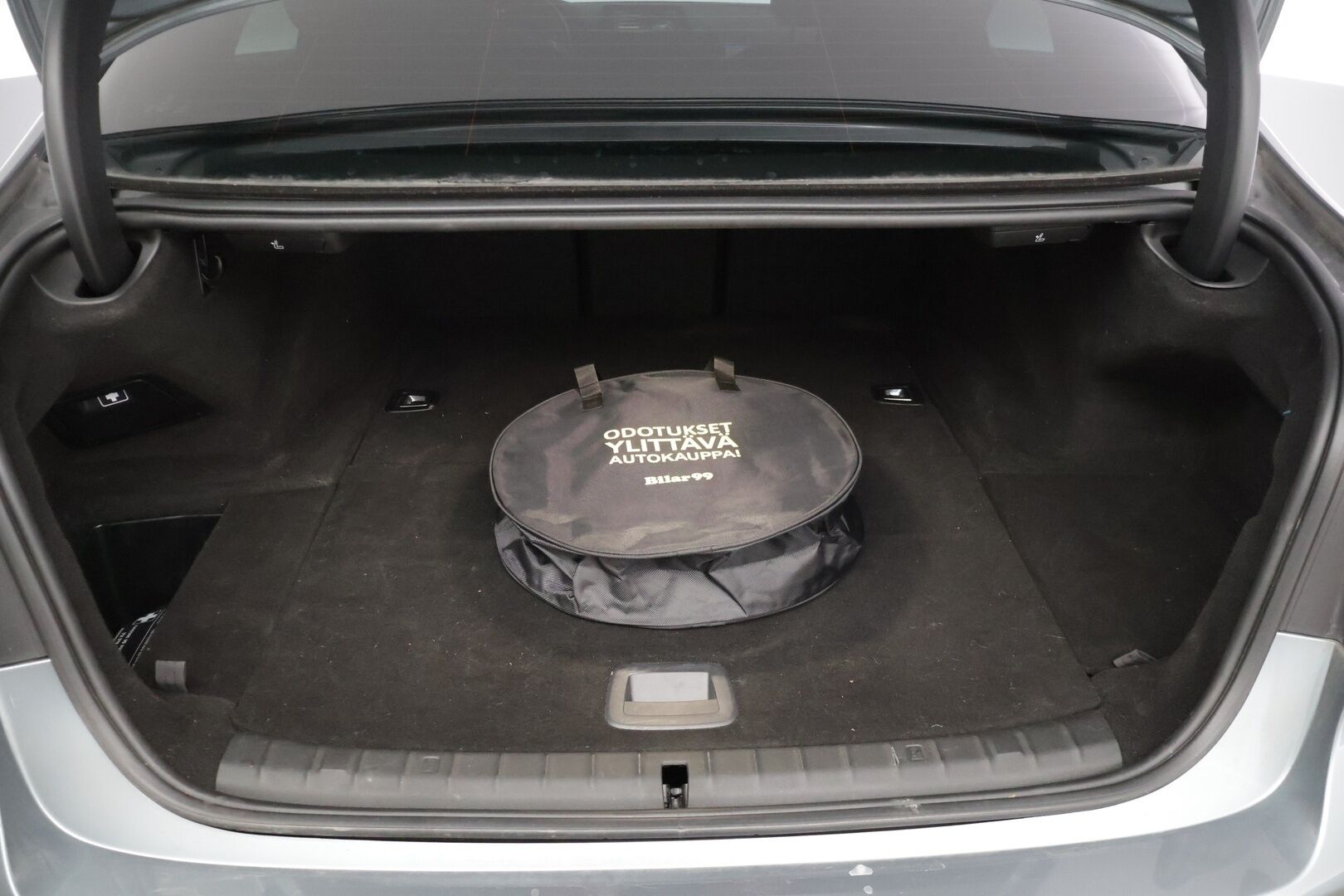 BMW 530 2019 G30 Sedan 530e A Charged Edition M Sport * Adapt. Cruise / Proffa Navi / Ambient / LED * - Todella siisti 2x vanteet & renkaat / Hyvin huollettu / Akku kuntotarkastettu