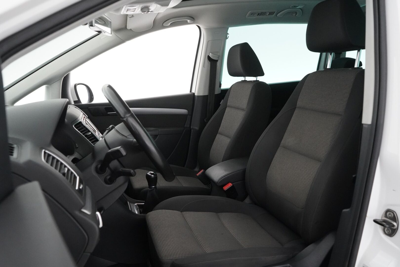 Volkswagen Sharan 2012 Highline 2,0 TDI 103 kW BlueMotion Technology 4MOTION - Alletaittuva vetokoukku | Navigointi | Vakkari | Liukuovet | Panorama | P-Tutkat | Kahdet renkaat vanteilla | Viimeisin huolto 171tkm