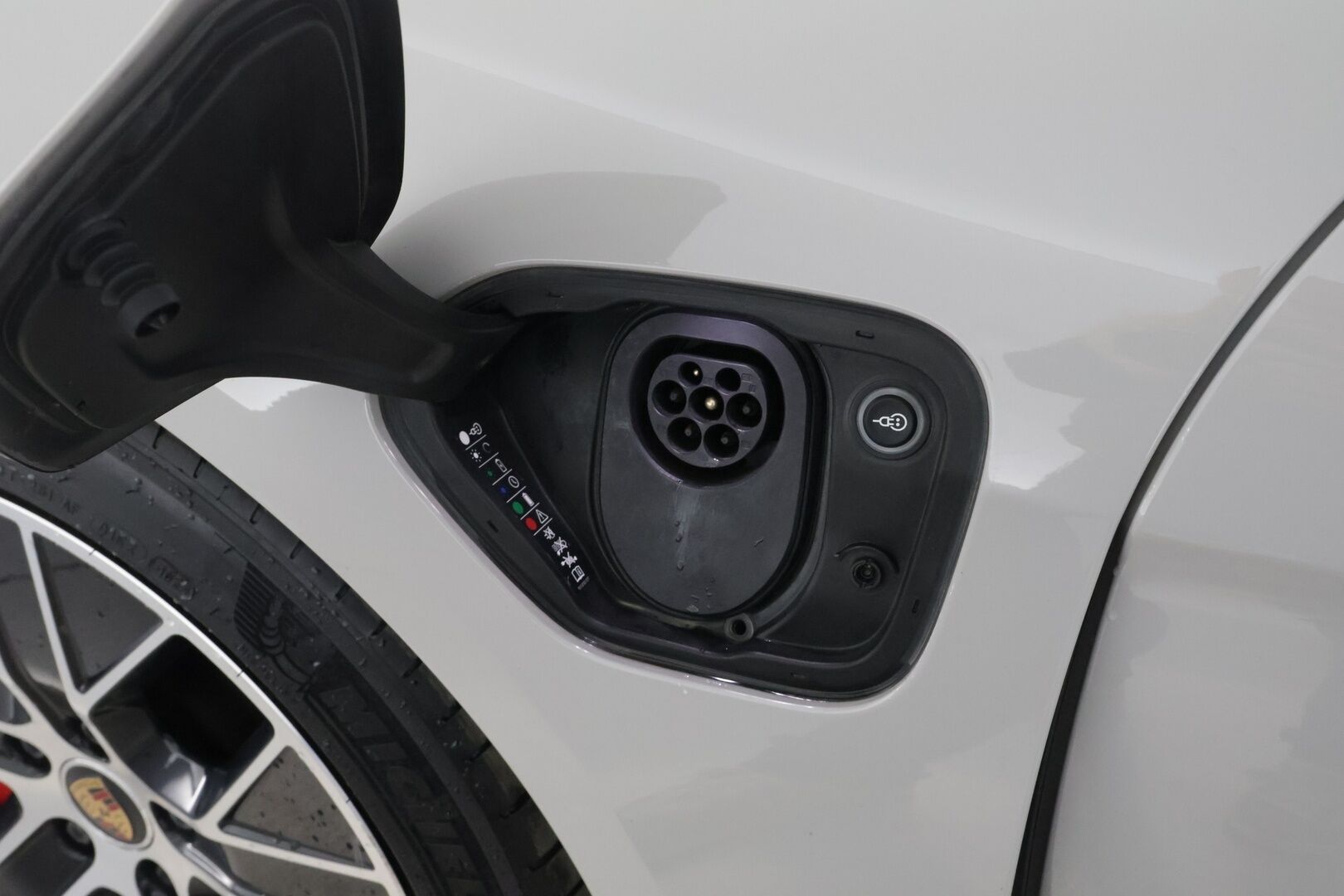 Porsche Taycan 2021 4S - | Matrix-LED | Ilmastoidut muistinahat | PASM | Panorama | Sport Chrono | Keyless | - KORKO VAIN 3,99 %