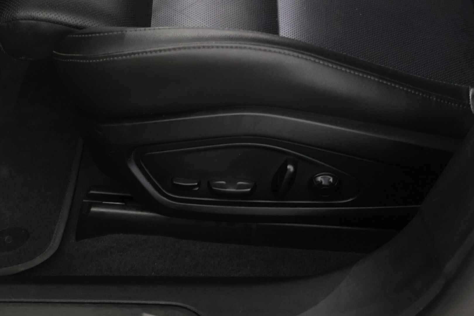 Porsche Taycan 2021 4S - | Matrix-LED | Ilmastoidut muistinahat | PASM | Panorama | Sport Chrono | Keyless | - KORKO VAIN 3,99 %
