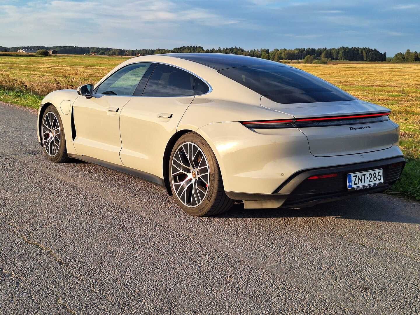 Porsche Taycan 2021 4S - | ACC | Lasikatto | PASM | Sports Chrono | TULOSSA |