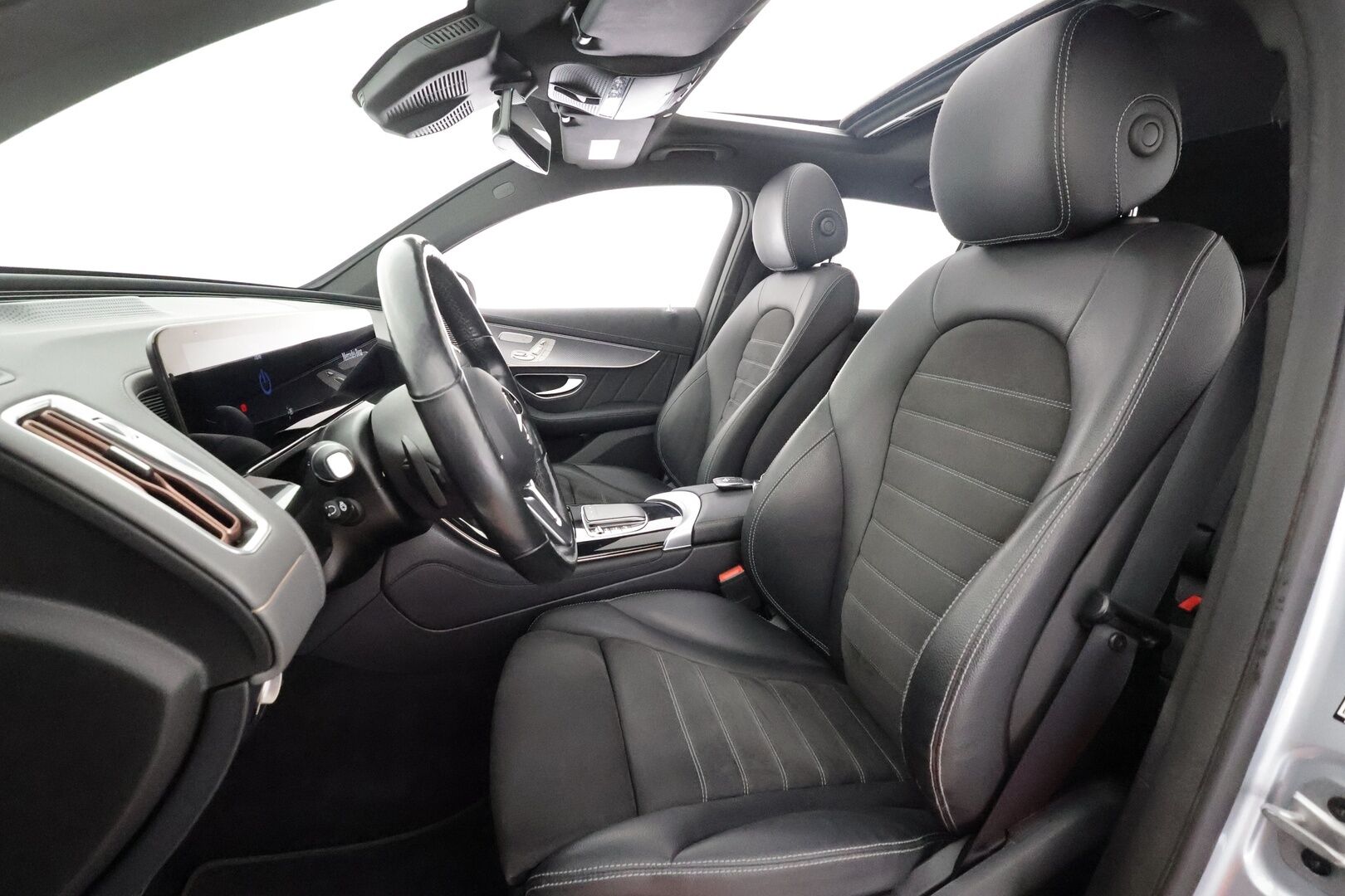 Mercedes-Benz EQC 2022 400 4MATIC Business AMG - | Koukku | ILP | Widescreen | HUD | Distronic | Comfort-penkit Muistilla | 360 | Burmester | Lasikattoluukku | IHC+ | Katveavustin | Navi | Keyless | 2x Latauskaapelit | Kahdet renkaat | Suomi-auto |