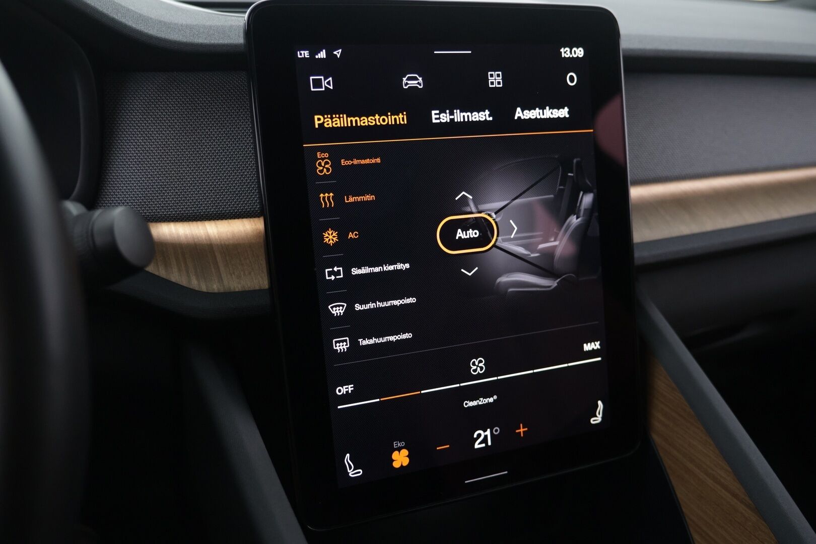 Polestar 2 2021 Launch Edition, 300kW, 78kWh - | Adapt.Vakkari | Nappanahat ilmastoinnilla | Peruutuskamera 360 | Harman/Kardon | Pixel-ajovalot | Lasikatto | Pilot&Pluss |