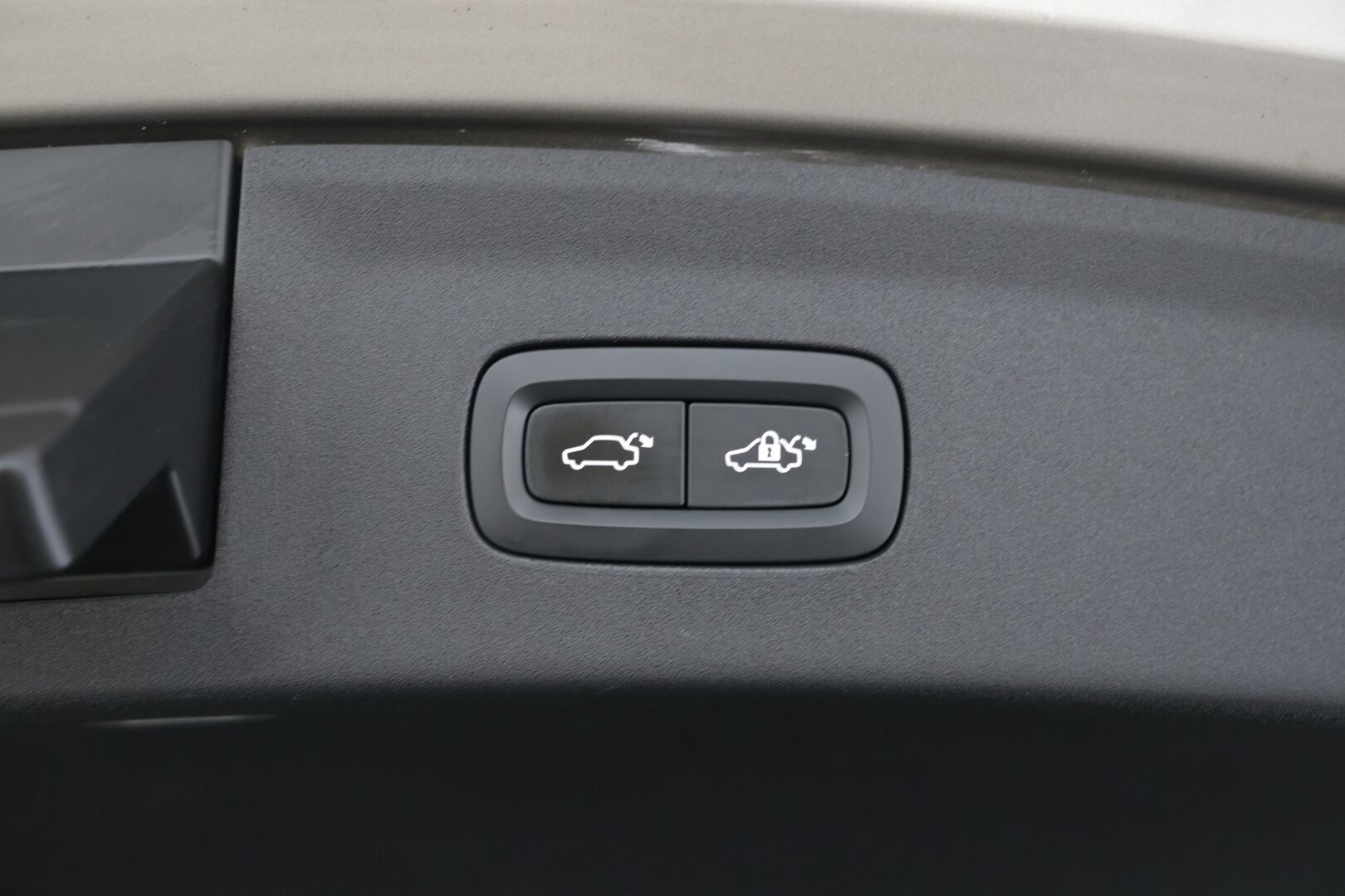 Polestar 2 2021 Launch Edition, 300kW, 78kWh - | Adapt.Vakkari | Nappanahat ilmastoinnilla | Peruutuskamera 360 | Harman/Kardon | Pixel-ajovalot | Lasikatto | Pilot&Pluss |