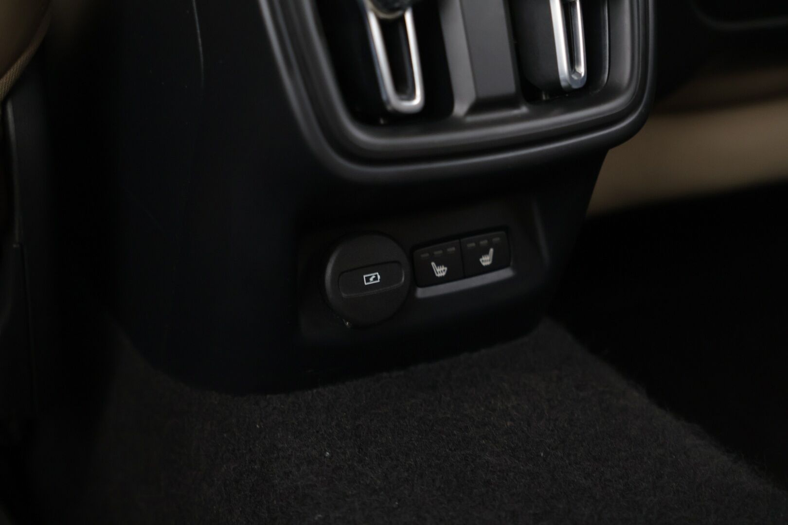 Polestar 2 2021 Launch Edition, 300kW, 78kWh - | Adapt.Vakkari | Nappanahat ilmastoinnilla | Peruutuskamera 360 | Harman/Kardon | Pixel-ajovalot | Lasikatto | Pilot&Pluss |