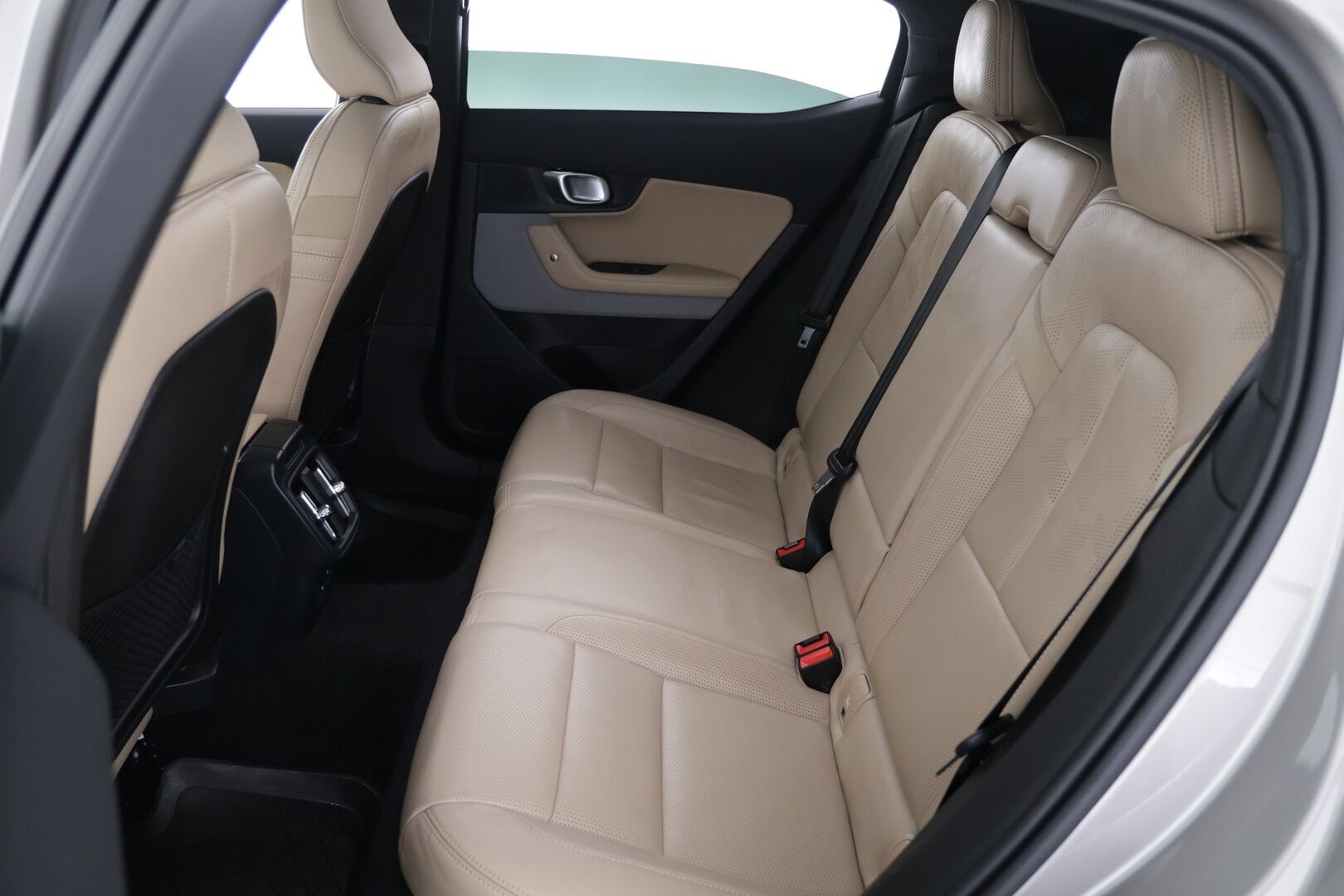 Polestar 2 2021 Launch Edition, 300kW, 78kWh - | Adapt.Vakkari | Nappanahat ilmastoinnilla | Peruutuskamera 360 | Harman/Kardon | Pixel-ajovalot | Lasikatto | Pilot&Pluss |