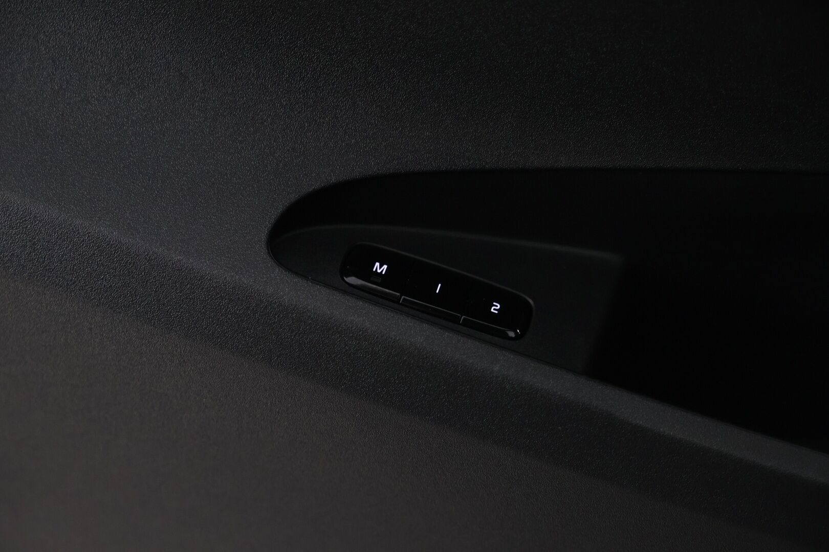 Polestar 2 2021 Launch Edition, 300kW, 78kWh - | Adapt.Vakkari | Nappanahat ilmastoinnilla | Peruutuskamera 360 | Harman/Kardon | Pixel-ajovalot | Lasikatto | Pilot&Pluss |
