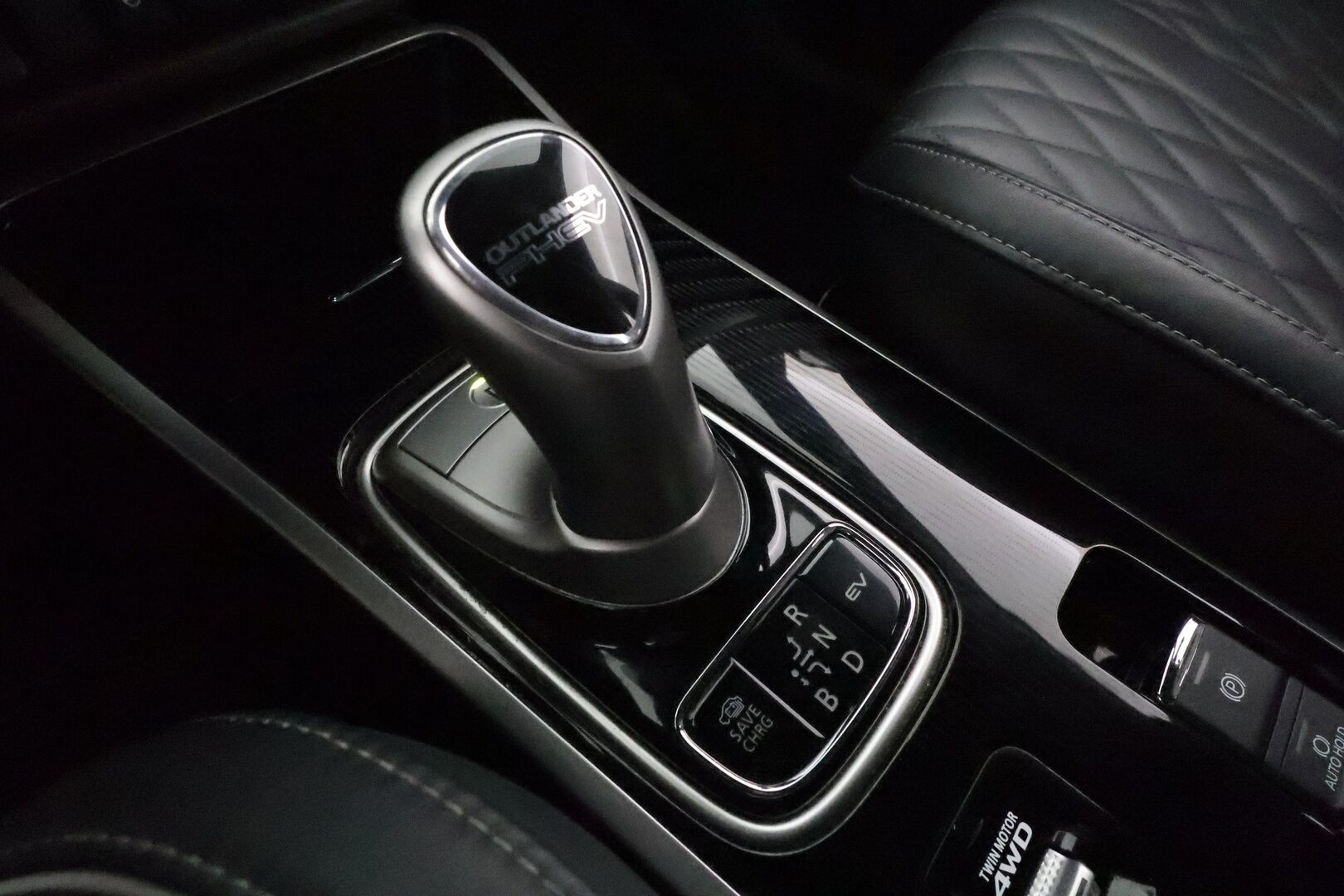 Mitsubishi OUTLANDER PHEV 2020 2.4 PHEV 4WD Business X **Power Sound System / Koukku / ACC / LED / 360° / Timanttinahat / Kaistavahti / KeylessGO - Kahdet Renkaat