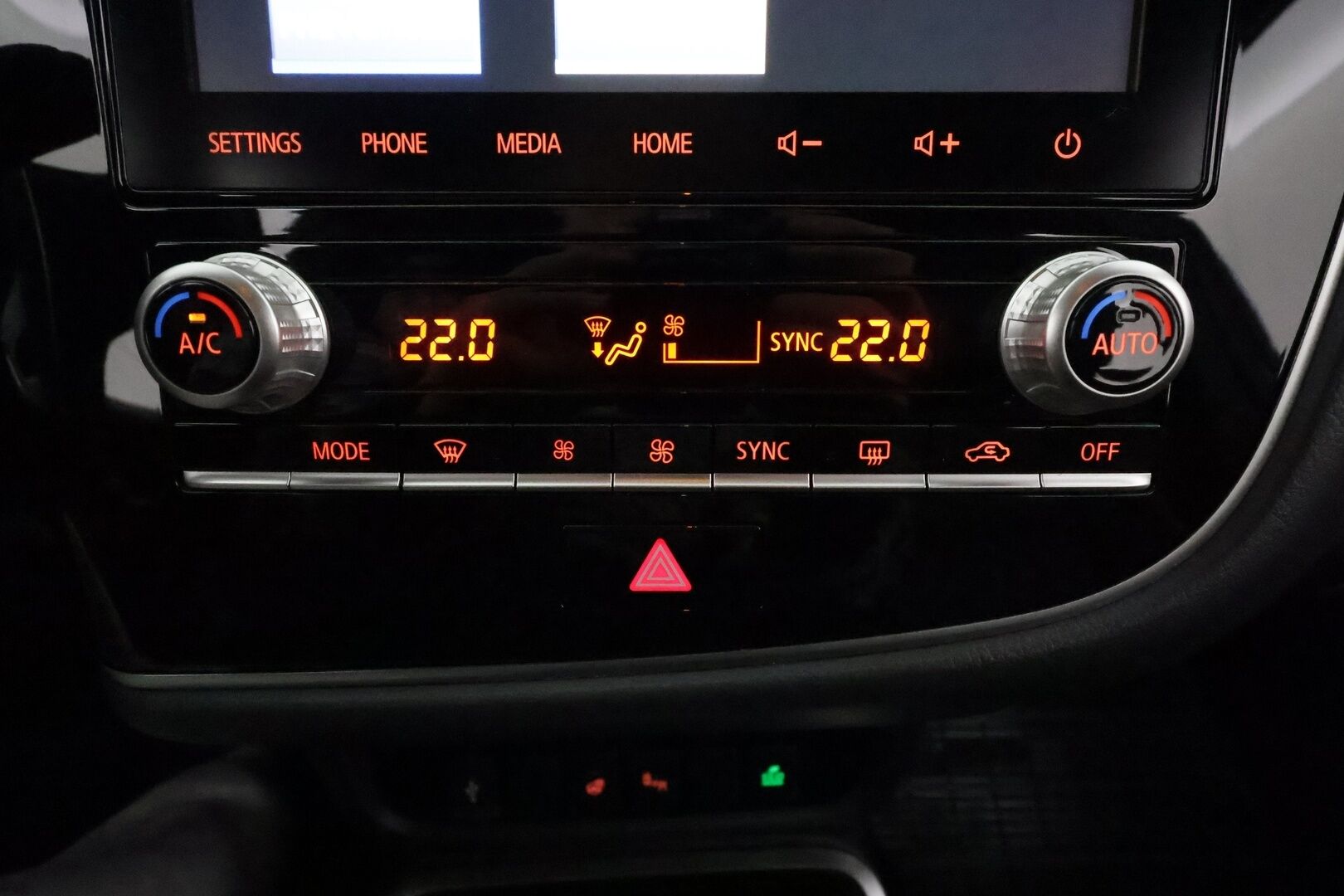 Mitsubishi OUTLANDER PHEV 2020 2.4 PHEV 4WD Business X **Power Sound System / Koukku / ACC / LED / 360° / Timanttinahat / Kaistavahti / KeylessGO - Kahdet Renkaat