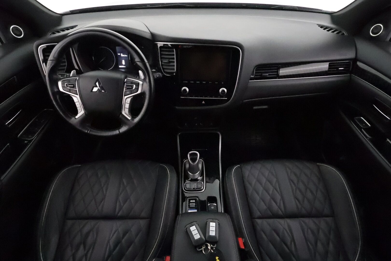 Mitsubishi OUTLANDER PHEV 2020 2.4 PHEV 4WD Business X **Power Sound System / Koukku / ACC / LED / 360° / Timanttinahat / Kaistavahti / KeylessGO - Kahdet Renkaat