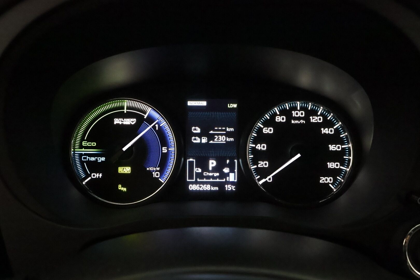 Mitsubishi OUTLANDER PHEV 2020 2.4 PHEV 4WD Business X **Power Sound System / Koukku / ACC / LED / 360° / Timanttinahat / Kaistavahti / KeylessGO - Kahdet Renkaat