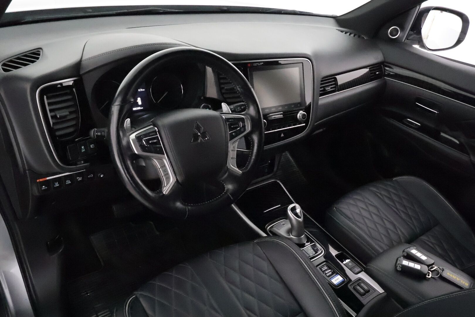 Mitsubishi OUTLANDER PHEV 2020 2.4 PHEV 4WD Business X **Power Sound System / Koukku / ACC / LED / 360° / Timanttinahat / Kaistavahti / KeylessGO - Kahdet Renkaat