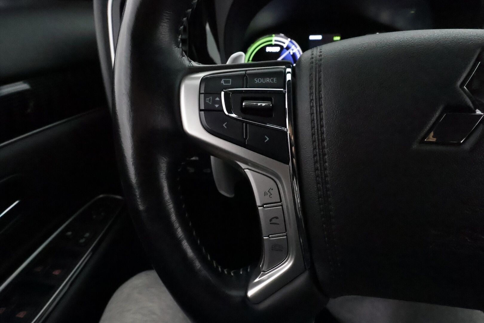 Mitsubishi OUTLANDER PHEV 2020 2.4 PHEV 4WD Business X **Power Sound System / Koukku / ACC / LED / 360° / Timanttinahat / Kaistavahti / KeylessGO - Kahdet Renkaat