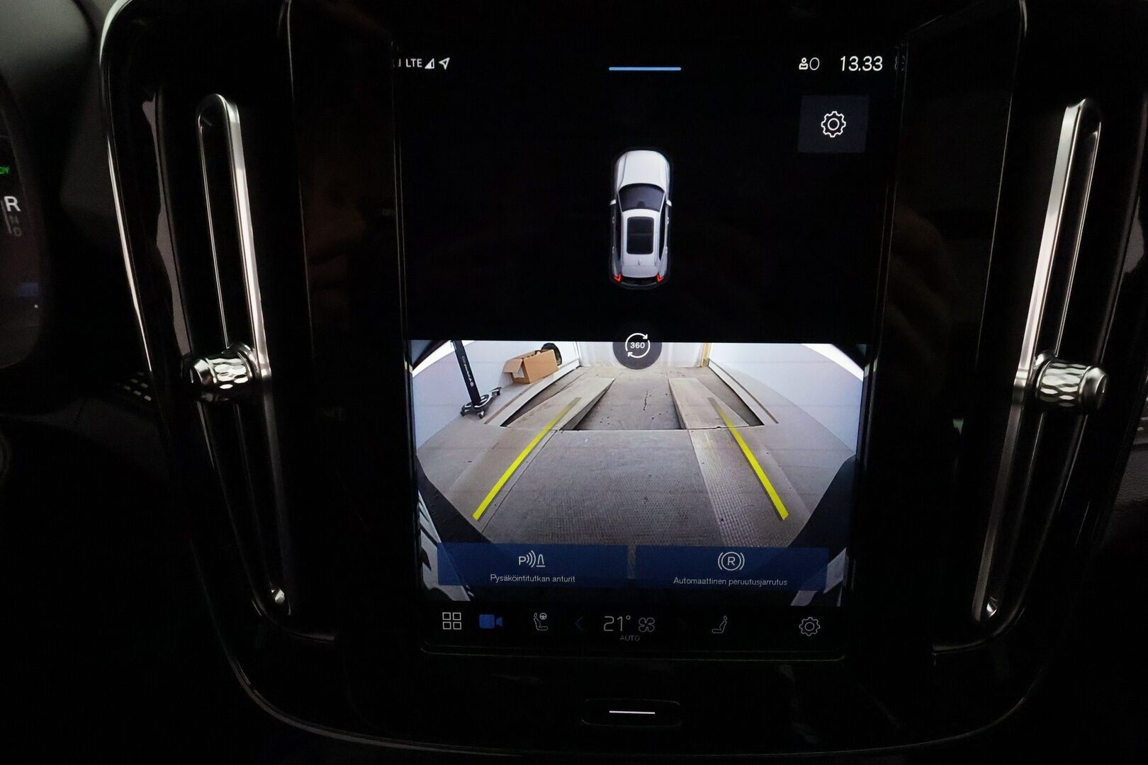 Volvo XC40 2022 Recharge Twin Business Pro aut *ACC / ILP / 360° / H&K / Koukku / Full LED / Panorama / Muistipenkki / Navi / BLIS* - Facelift / 1.Om Suomi-auto / Kahdet renkaat aluvanteilla / Merkkihuollettu 