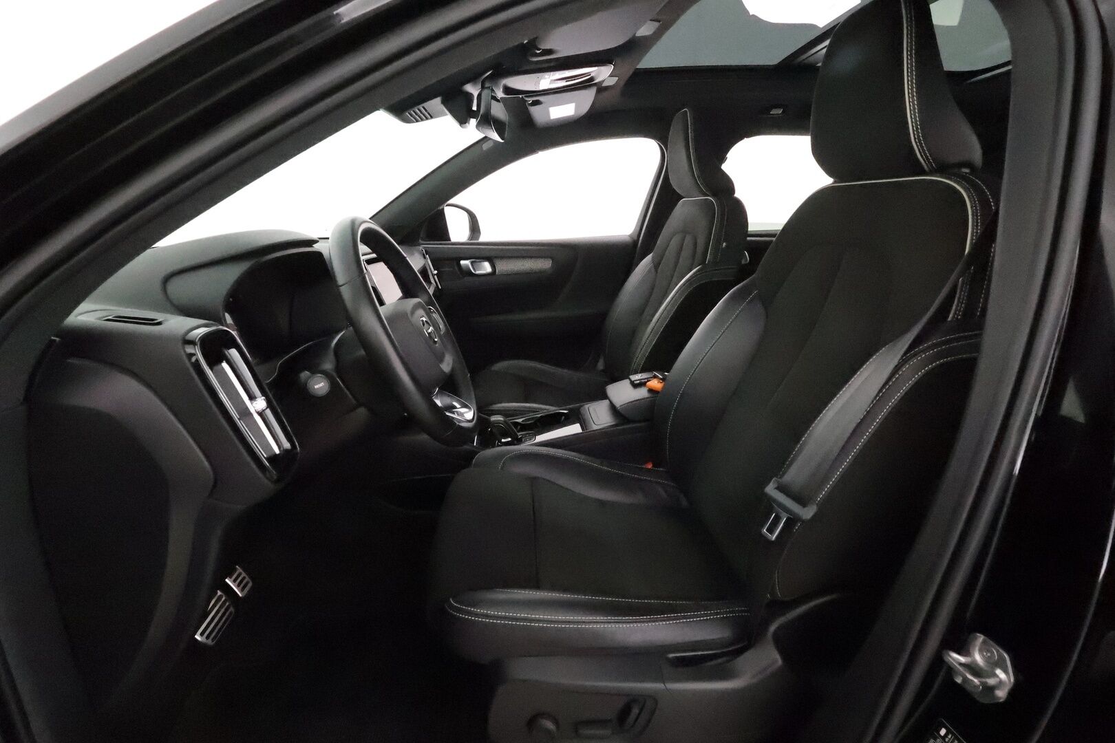 Volvo XC40 2022 Recharge Twin Business Pro aut *ACC / ILP / 360° / H&K / Koukku / Full LED / Panorama / Muistipenkki / Navi / BLIS* - Facelift / 1.Om Suomi-auto / Kahdet renkaat aluvanteilla / Merkkihuollettu 