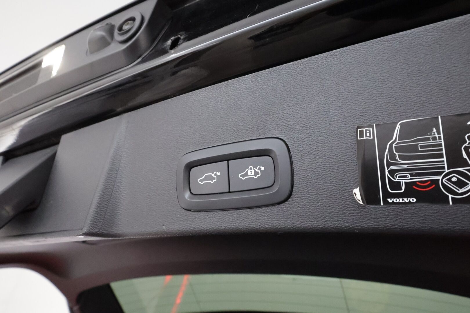 Volvo XC40 2022 Recharge Twin Business Pro aut *ACC / ILP / 360° / H&K / Koukku / Full LED / Panorama / Muistipenkki / Navi / BLIS* - Facelift / 1.Om Suomi-auto / Kahdet renkaat aluvanteilla / Merkkihuollettu 
