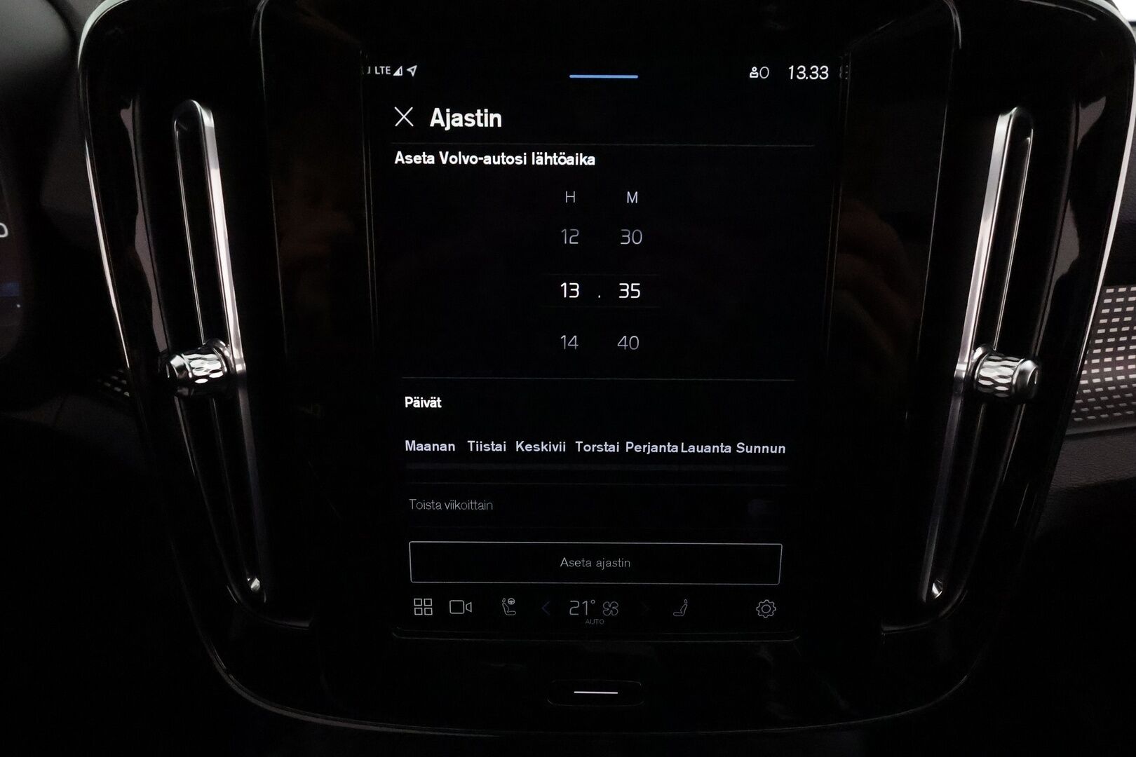 Volvo XC40 2022 Recharge Twin Business Pro aut *ACC / ILP / 360° / H&K / Koukku / Full LED / Panorama / Muistipenkki / Navi / BLIS* - Facelift / 1.Om Suomi-auto / Kahdet renkaat aluvanteilla / Merkkihuollettu 
