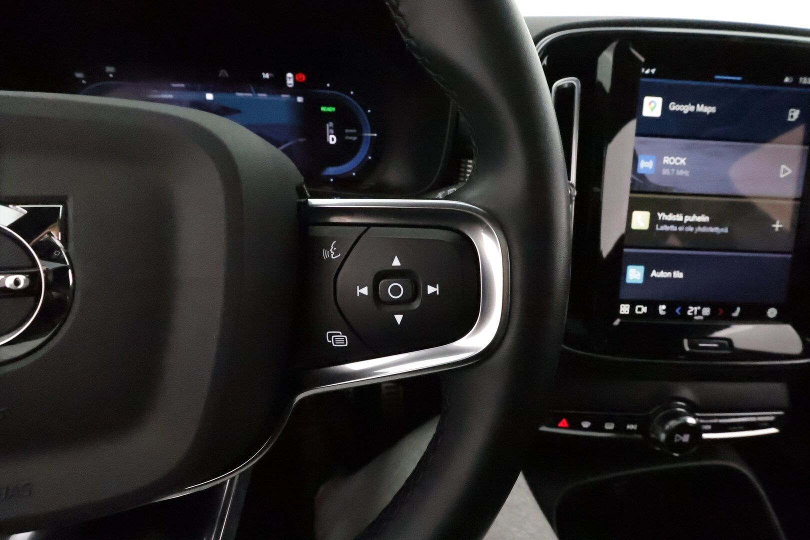 Volvo XC40 2022 Recharge Twin Business Pro aut *ACC / ILP / 360° / H&K / Koukku / Full LED / Panorama / Muistipenkki / Navi / BLIS* - Facelift / 1.Om Suomi-auto / Kahdet renkaat aluvanteilla / Merkkihuollettu 
