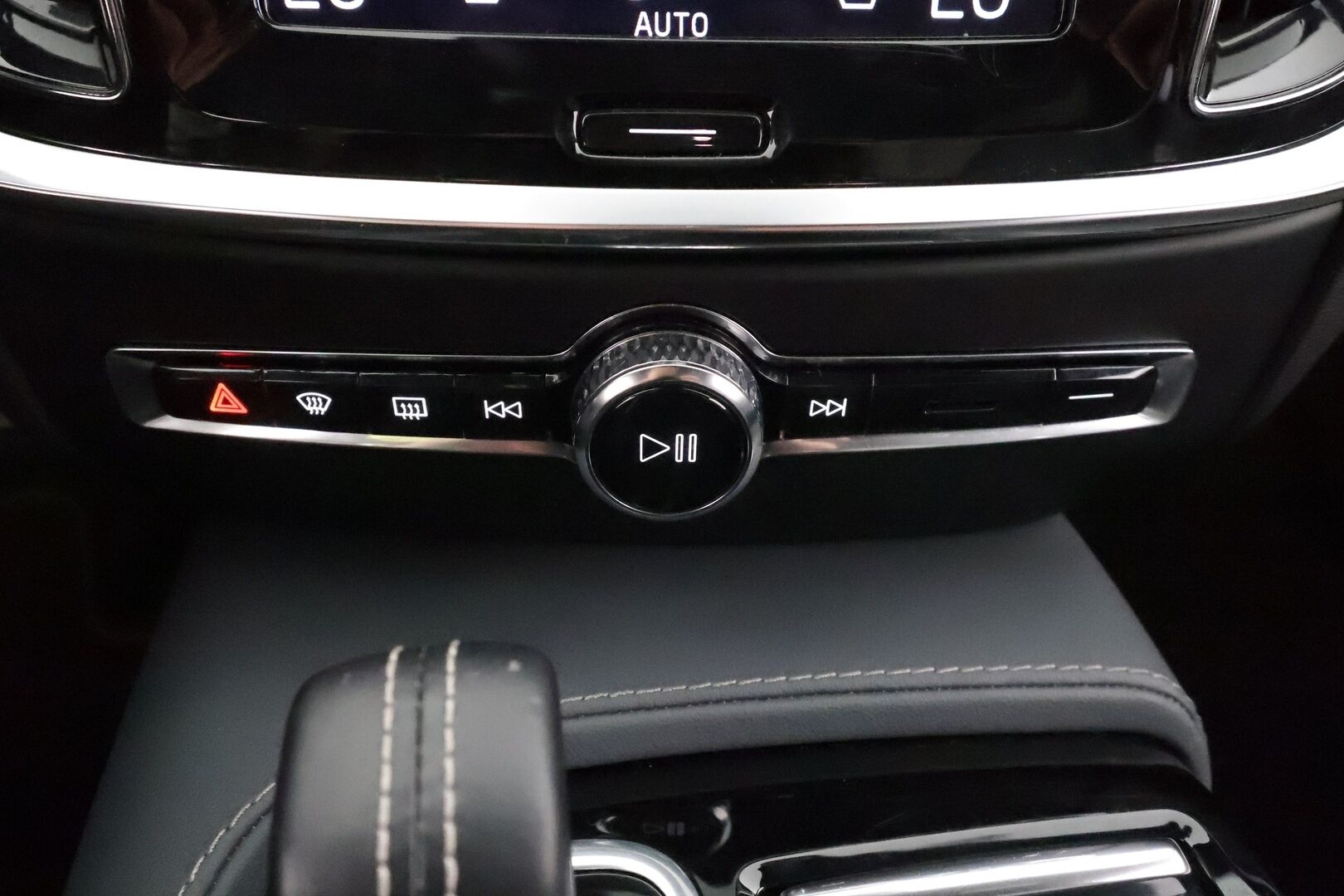 Volvo V60 2022 T6 TwE AWD Business R-Design aut * Pilot assist / Webasto / Koukku / Muistipenkki / LED / P.Kamera / High performance audio * - Suomi-auto / Merkkihuollettu / Kahdet Renkaat / Koti & Kauppalaturi - HULLUT AVAJAISHULINAT KORKOTARJOUS 3,29 %