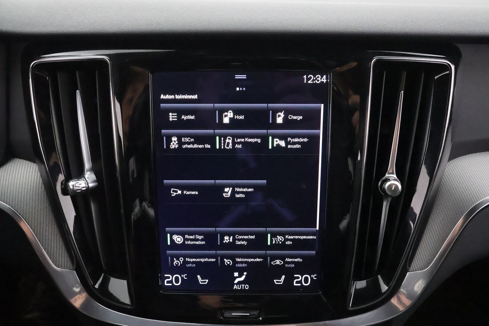 Volvo V60 2022 T6 TwE AWD Business R-Design aut * Pilot assist / Webasto / Koukku / Muistipenkki / LED / P.Kamera / High performance audio * - Suomi-auto / Merkkihuollettu / Kahdet Renkaat / Koti & Kauppalaturi - HULLUT AVAJAISHULINAT KORKOTARJOUS 3,29 %