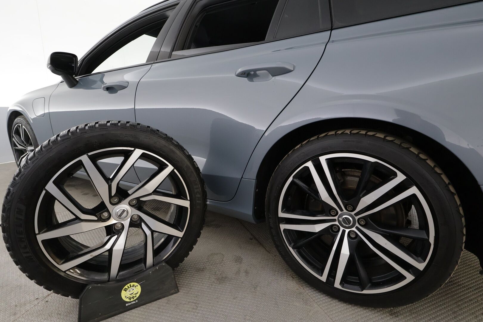 Volvo V60 2022 T6 TwE AWD Business R-Design aut * Pilot assist / Webasto / Koukku / Muistipenkki / LED / P.Kamera / High performance audio * - Suomi-auto / Merkkihuollettu / Kahdet Renkaat / Koti & Kauppalaturi - HULLUT AVAJAISHULINAT KORKOTARJOUS 3,29 %