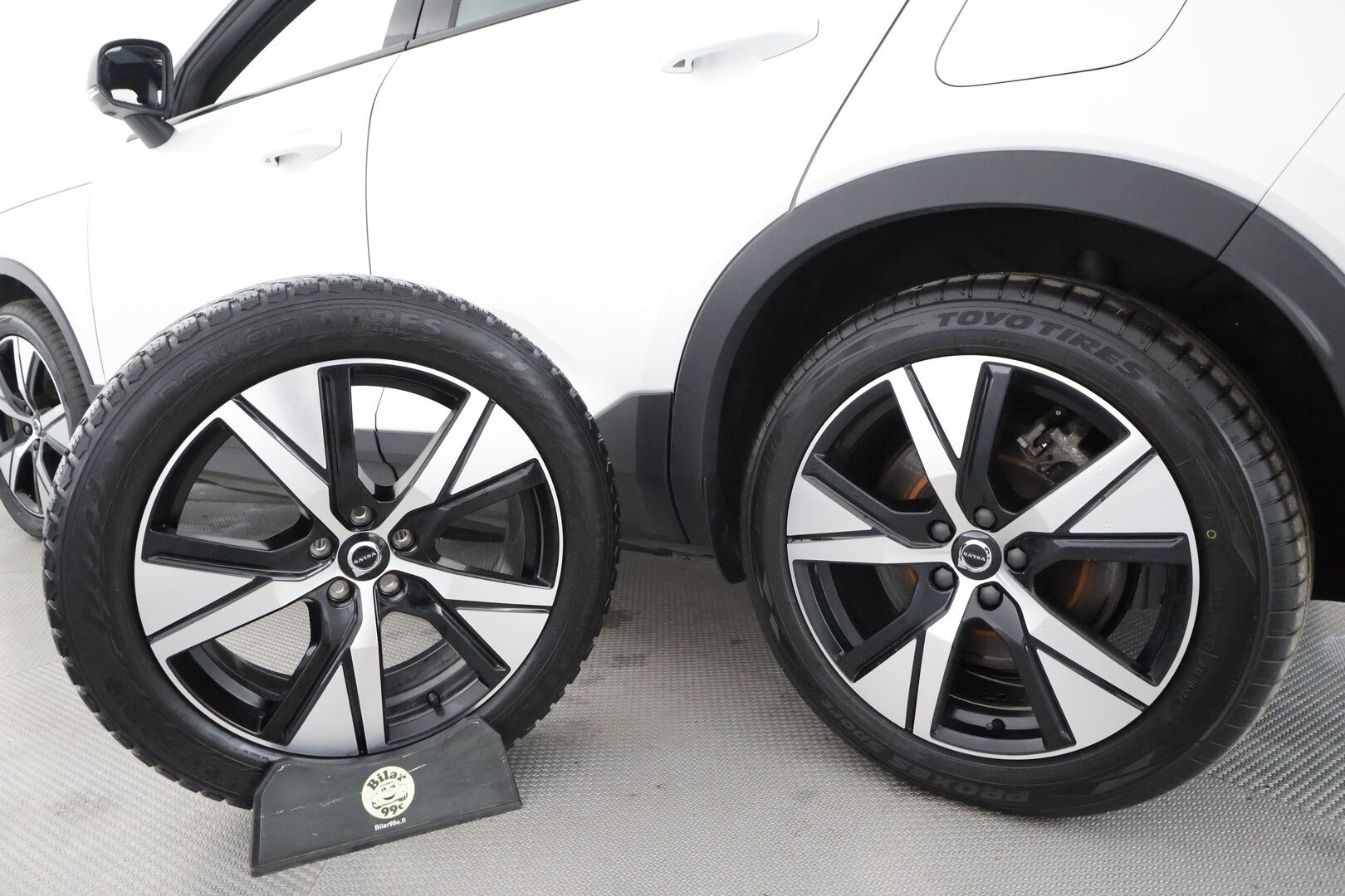 Volvo XC40 2022 Recharge Twin Business Pro aut - | ACC | ILP | Koukku | Harman/Kardon | Sähkönahat | Panorama | 360° | Muistipenkki | BLIS | Pilot Assist | 2x renkaat aluin | Merkkihuollettu | 