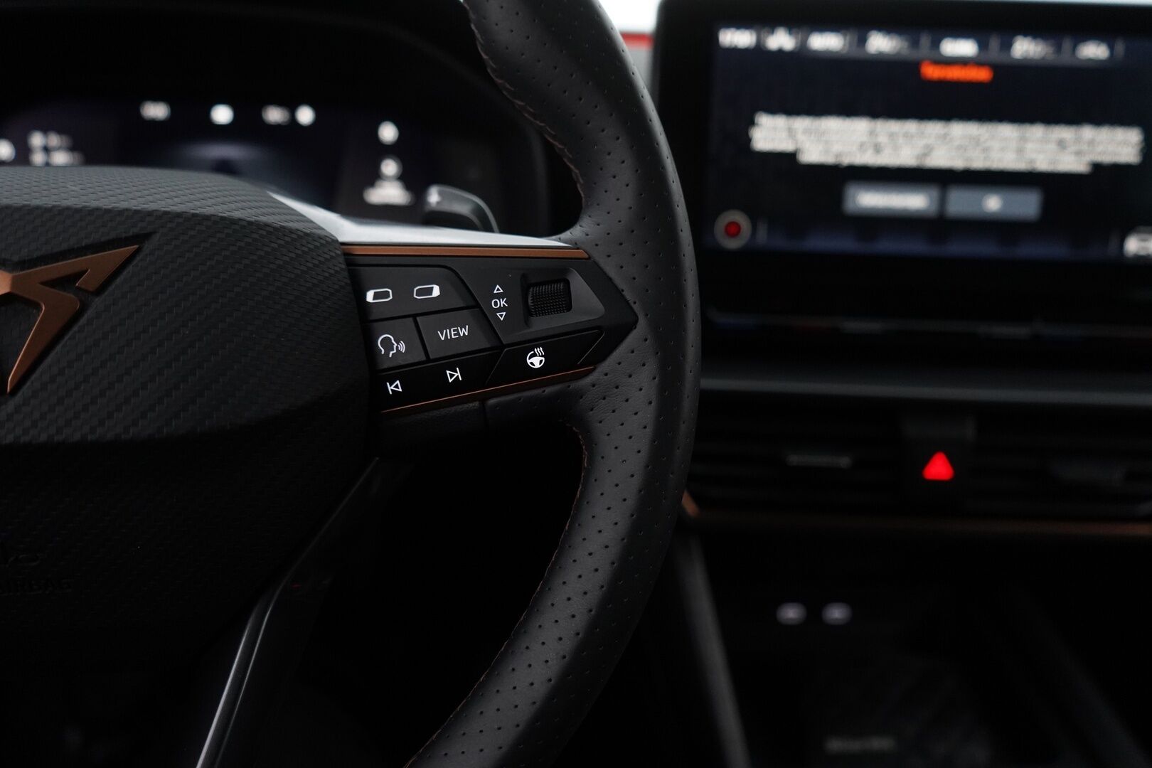 Cupra Formentor 2021 1.4 PHEV 150 kW e-HYBRID DSG * ACC / Puolinahkasisusta / Sporttipenkit / Keyless / Kaistavahti * - Suomi-auto / Kahdet renkaat vanteineen / Akku kuntotarkastettu - HULLUT AVAJAISHULINAT KORKOTARJOUS 3,29 %