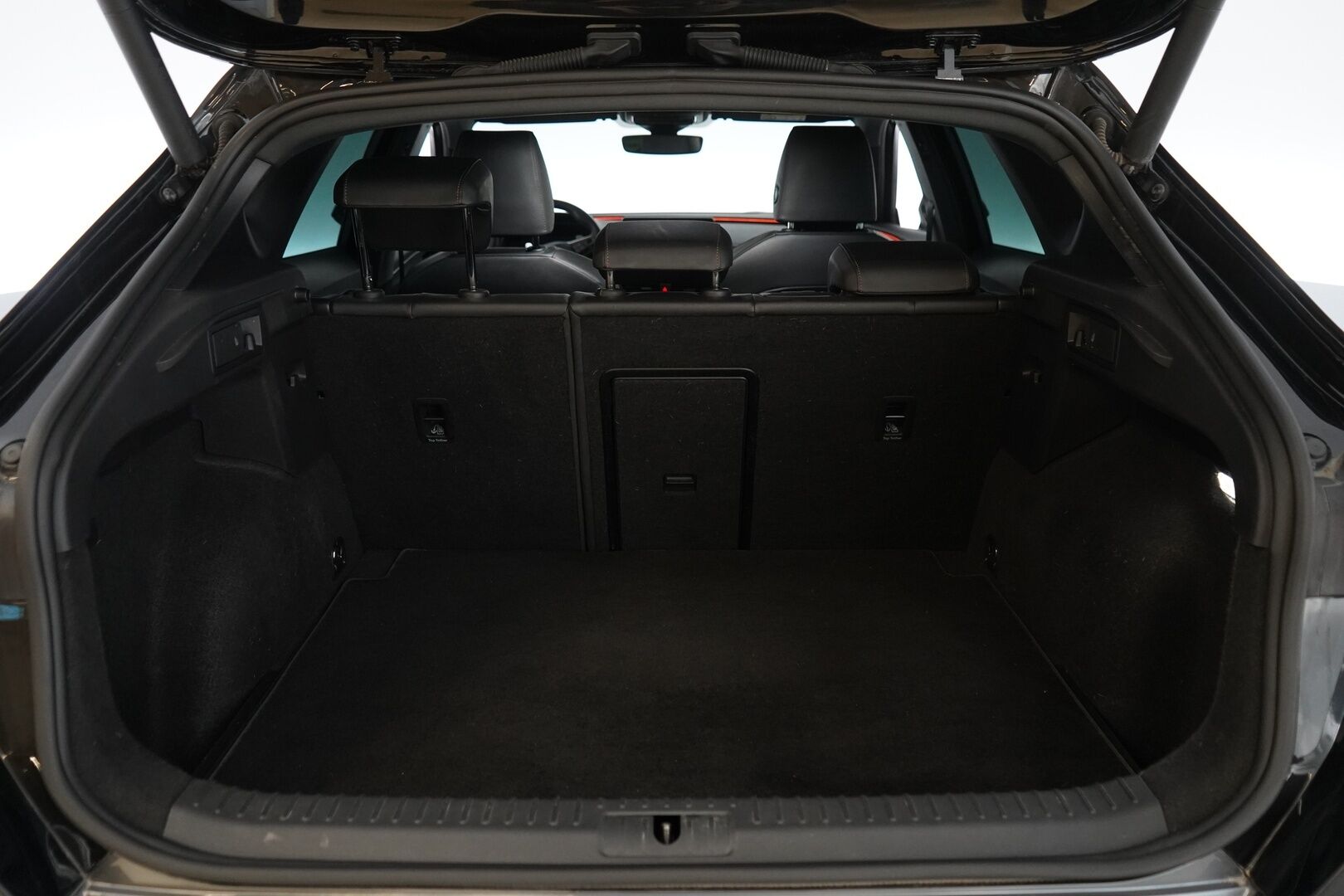 Cupra Formentor 2021 1.4 PHEV 150 kW e-HYBRID DSG * ACC / Puolinahkasisusta / Sporttipenkit / Keyless / Kaistavahti * - Suomi-auto / Kahdet renkaat vanteineen / Akku kuntotarkastettu - HULLUT AVAJAISHULINAT KORKOTARJOUS 3,29 %