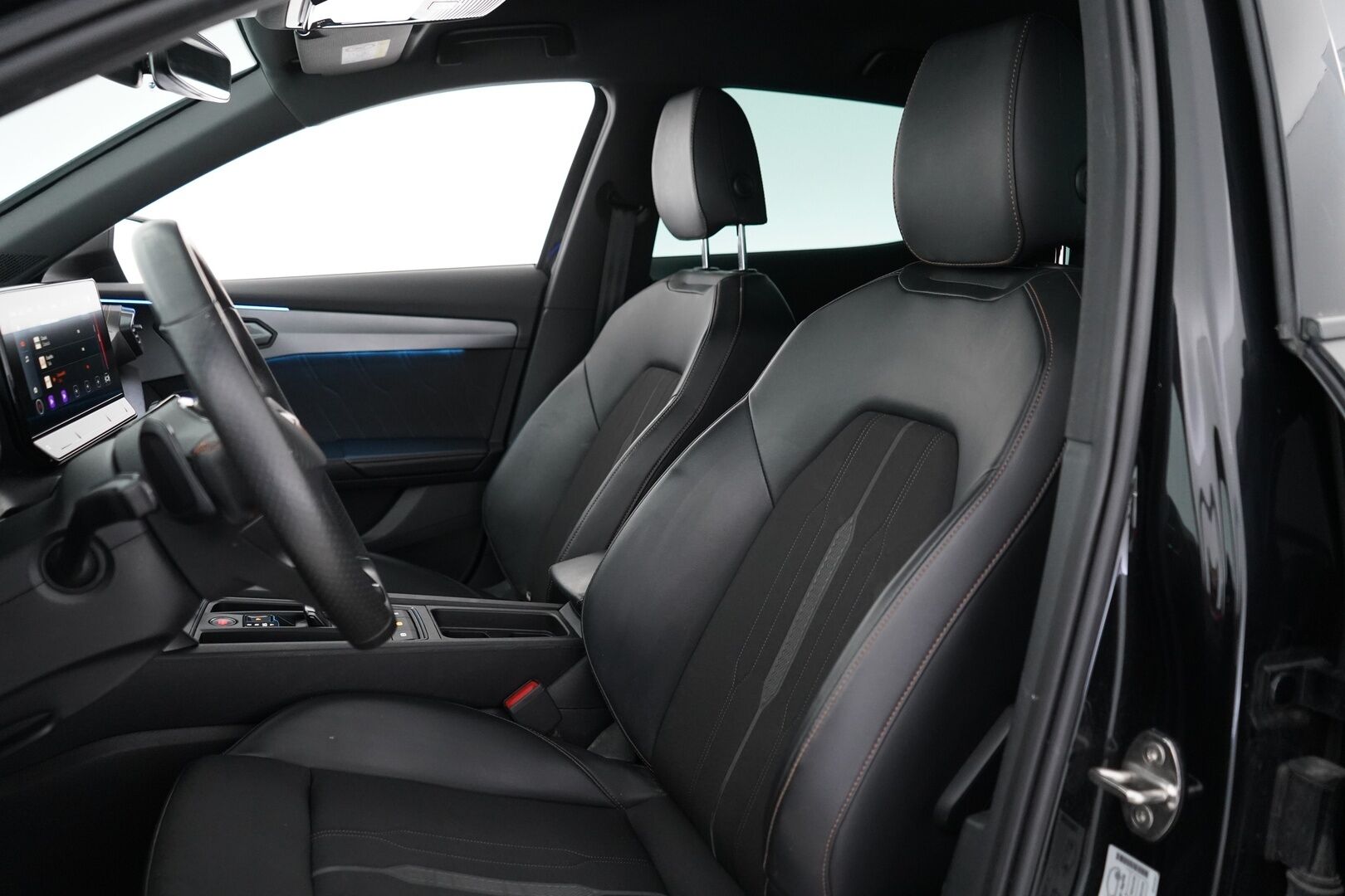 Cupra Formentor 2021 1.4 PHEV 150 kW e-HYBRID DSG - ACC | Puolinahkasisusta | Sporttipenkit | Keyless | Kaistavahti | Suomi-auto | Akku kuntotarkastettu | Viimeisin huolto 100tkm | Kahdet OEM vanteet