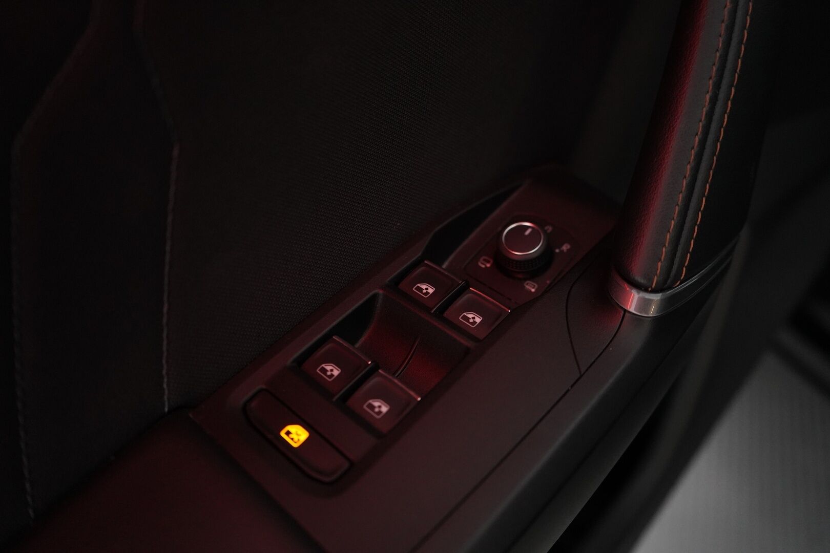 Cupra Formentor 2021 1.4 PHEV 150 kW e-HYBRID DSG * ACC / Puolinahkasisusta / Sporttipenkit / Keyless / Kaistavahti * - Suomi-auto / Kahdet renkaat vanteineen / Akku kuntotarkastettu - HULLUT AVAJAISHULINAT KORKOTARJOUS 3,29 %